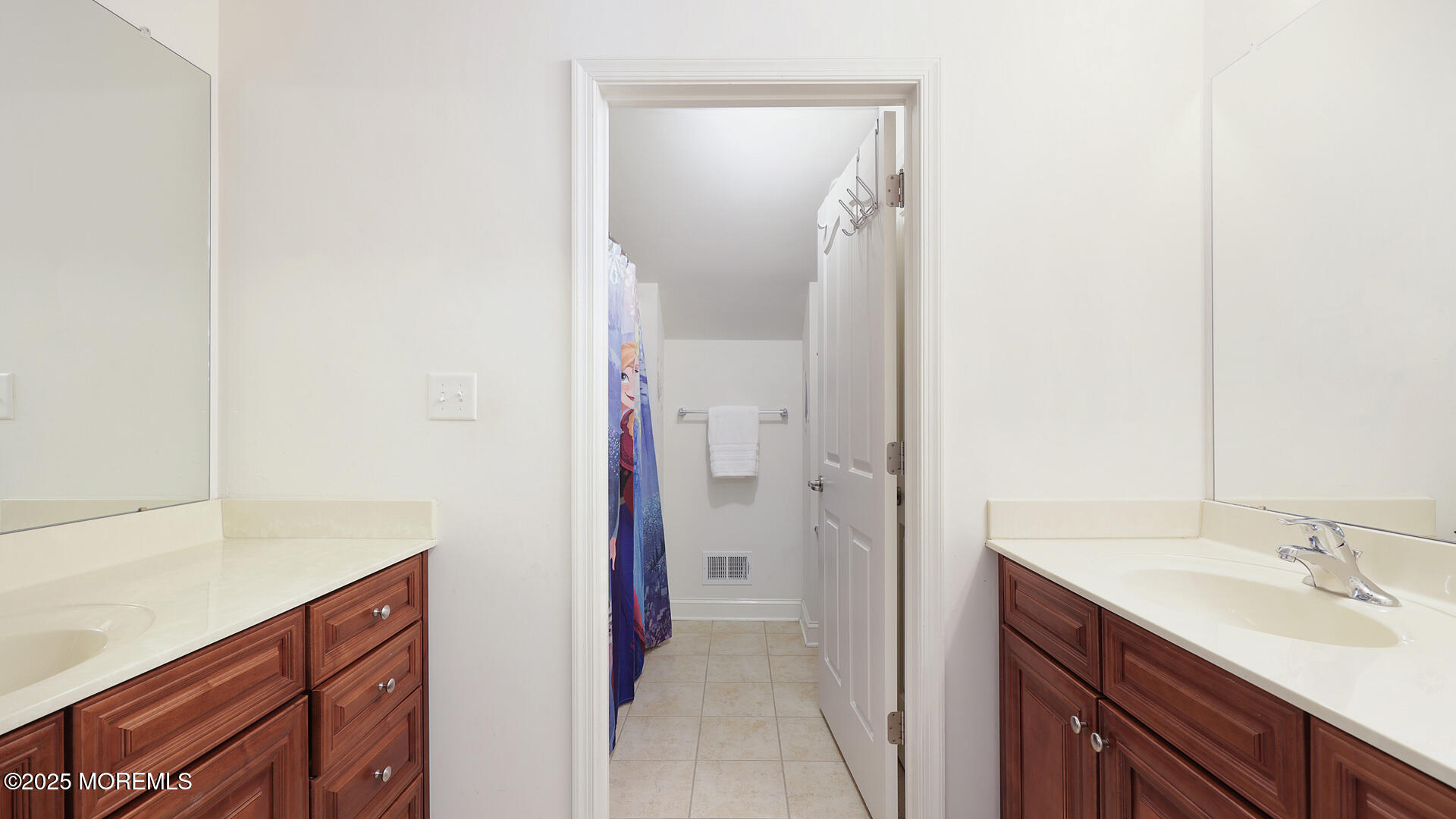 Jackson, New Jersey, 08527, United States, 5 Bedrooms Bedrooms, ,4 BathroomsBathrooms,Residential,For Sale,1779386