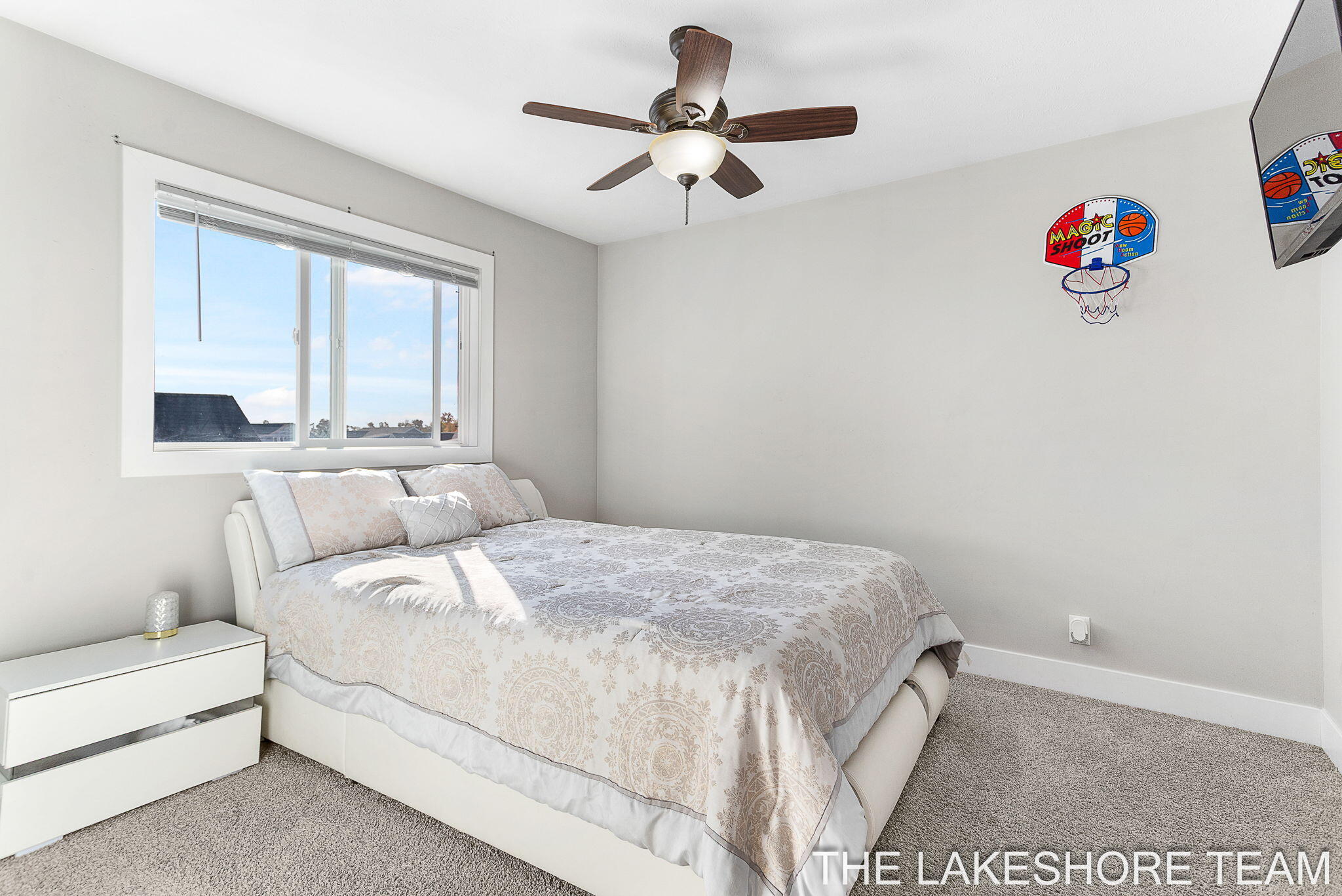 Holland, Michigan, 49424, United States, 5 Bedrooms Bedrooms, ,4 BathroomsBathrooms,Residential,For Sale,1973082