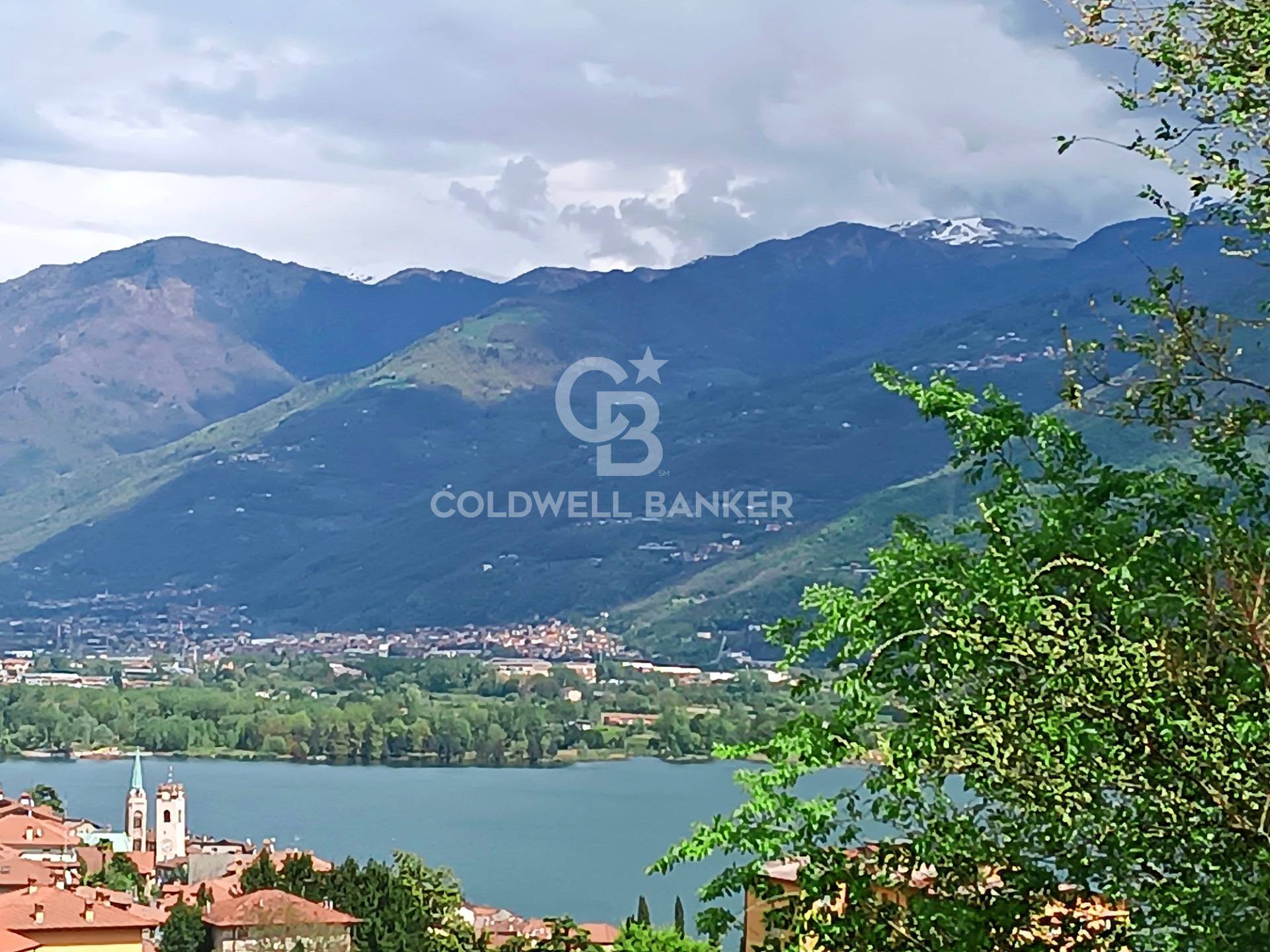 Lovere, Bergamo, 24065, IT, 9 Bedrooms Bedrooms, ,4 BathroomsBathrooms,Residential,For Sale,1796292