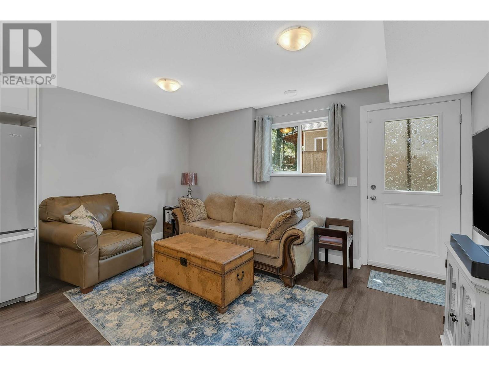KELOWNA, British Columbia, V1Z 3W6, CA, 5 Bedrooms Bedrooms, ,3 BathroomsBathrooms,Residential,For Sale,1838987