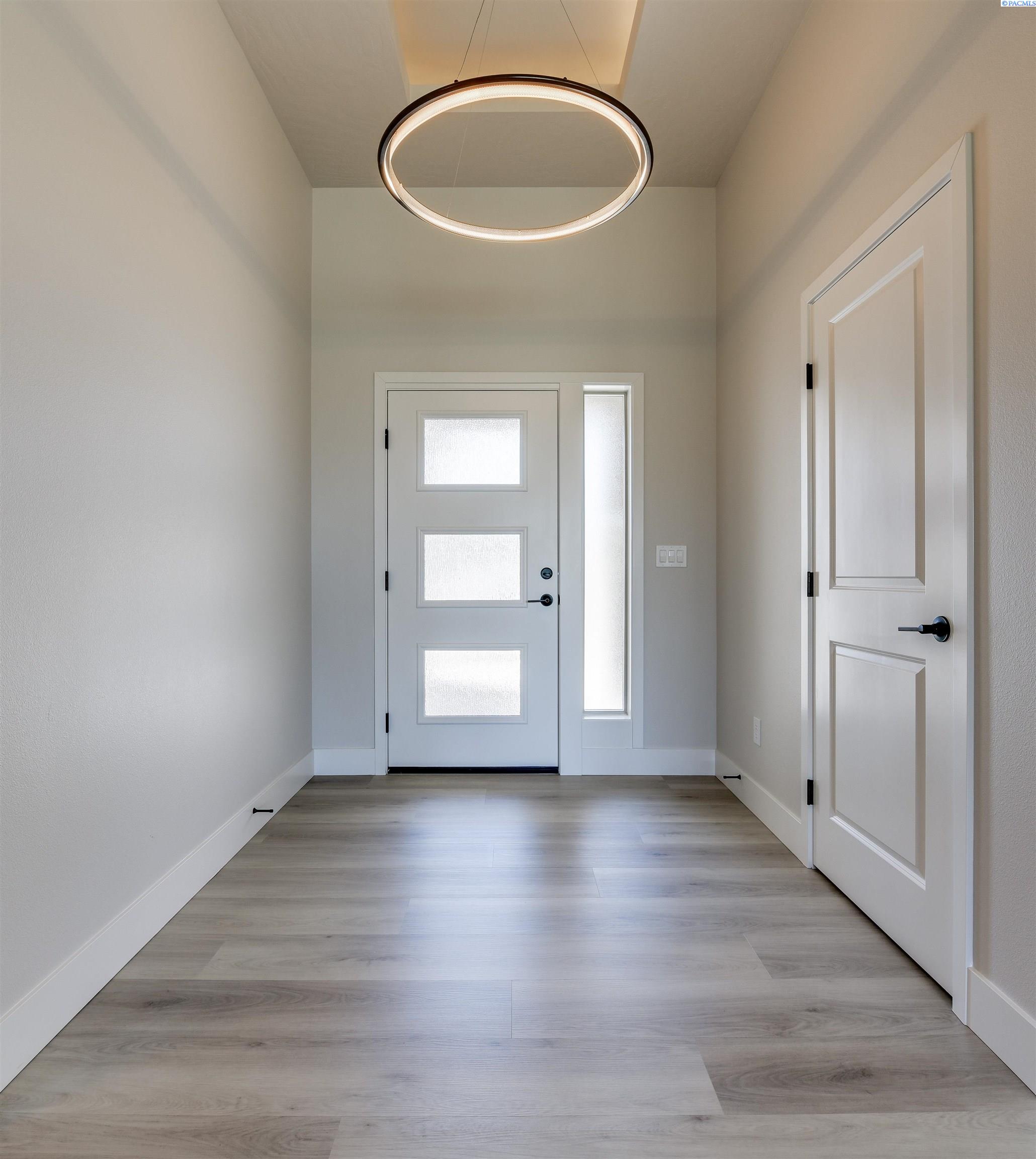 Richland, Washington, 99352, United States, 3 Bedrooms Bedrooms, ,2 BathroomsBathrooms,Residential,For Sale,1991133