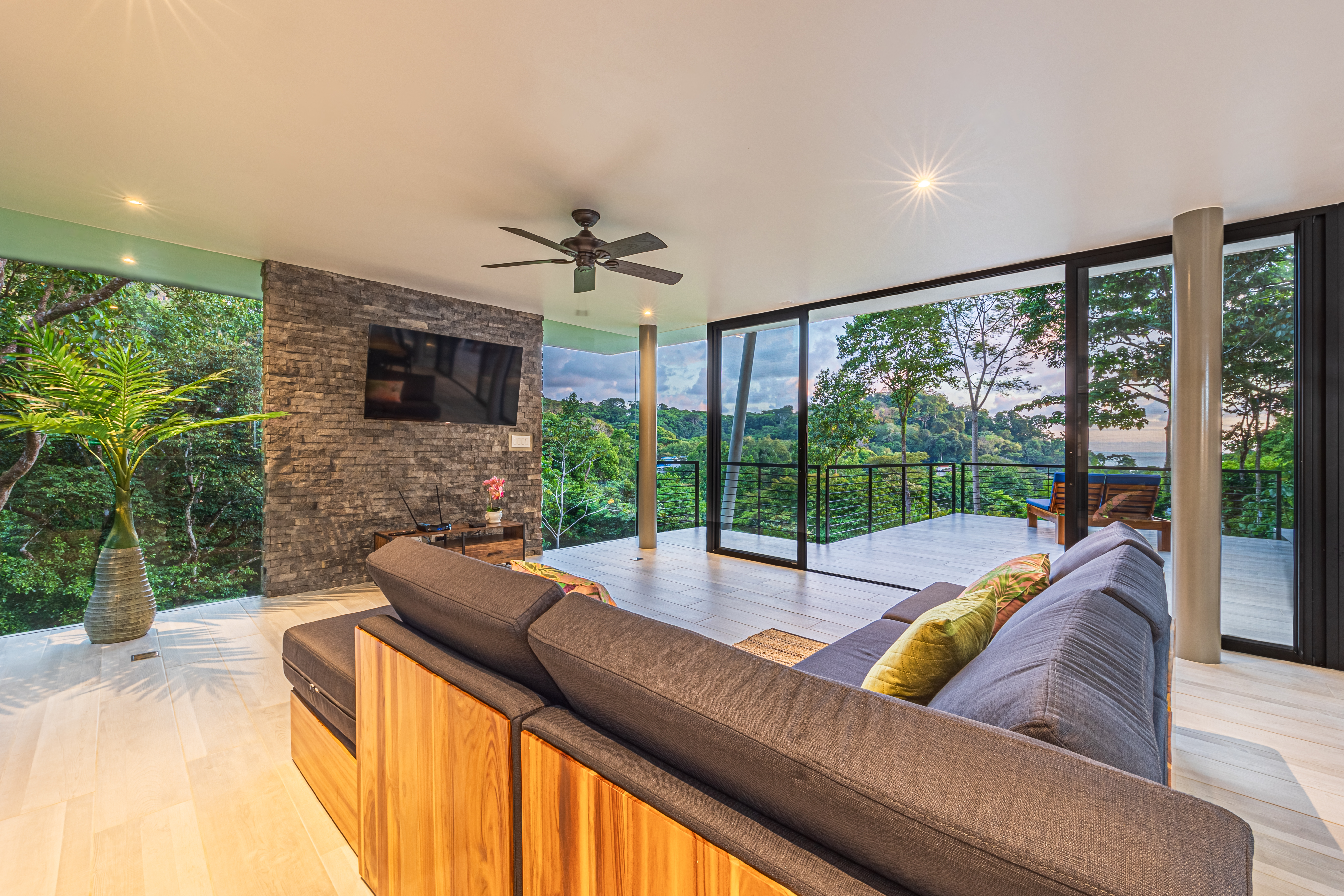 Dominical, Puntarenas, CR, 4 Bedrooms Bedrooms, ,4 BathroomsBathrooms,Residential,For Sale,1926192