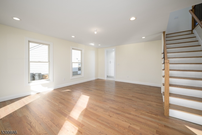 Clifton City, New Jersey, 07014, United States, 5 Bedrooms Bedrooms, ,4 BathroomsBathrooms,Residential,For Sale,2000653