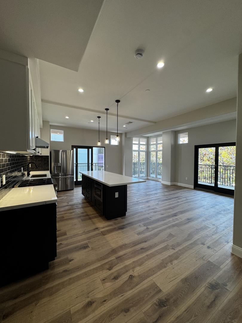 Palo Alto, California, 94306, United States, 2 Bedrooms Bedrooms, ,2 BathroomsBathrooms,Residential,For Sale,1992117