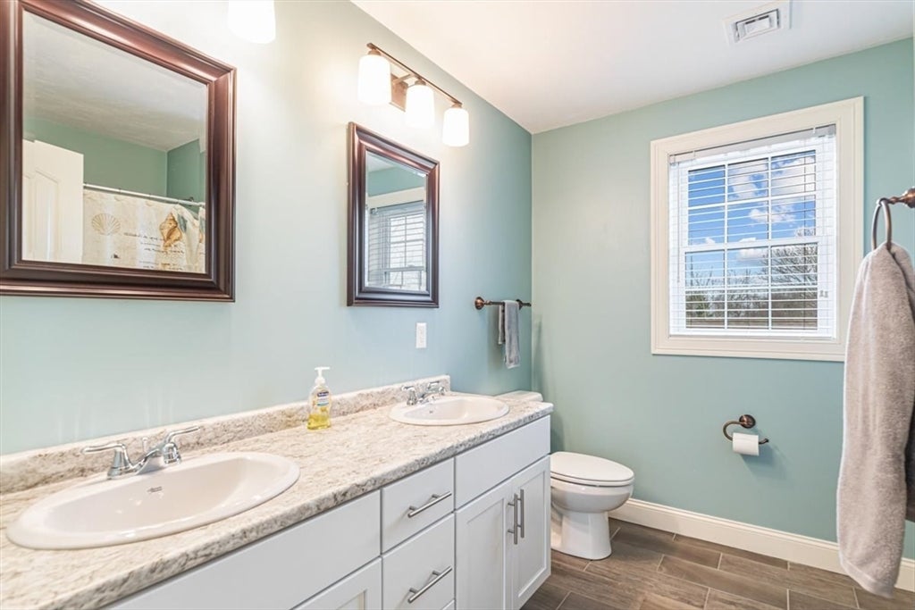 Plymouth, Massachusetts, 02360, United States, 4 Bedrooms Bedrooms, ,4 BathroomsBathrooms,Residential,For Sale,1979999