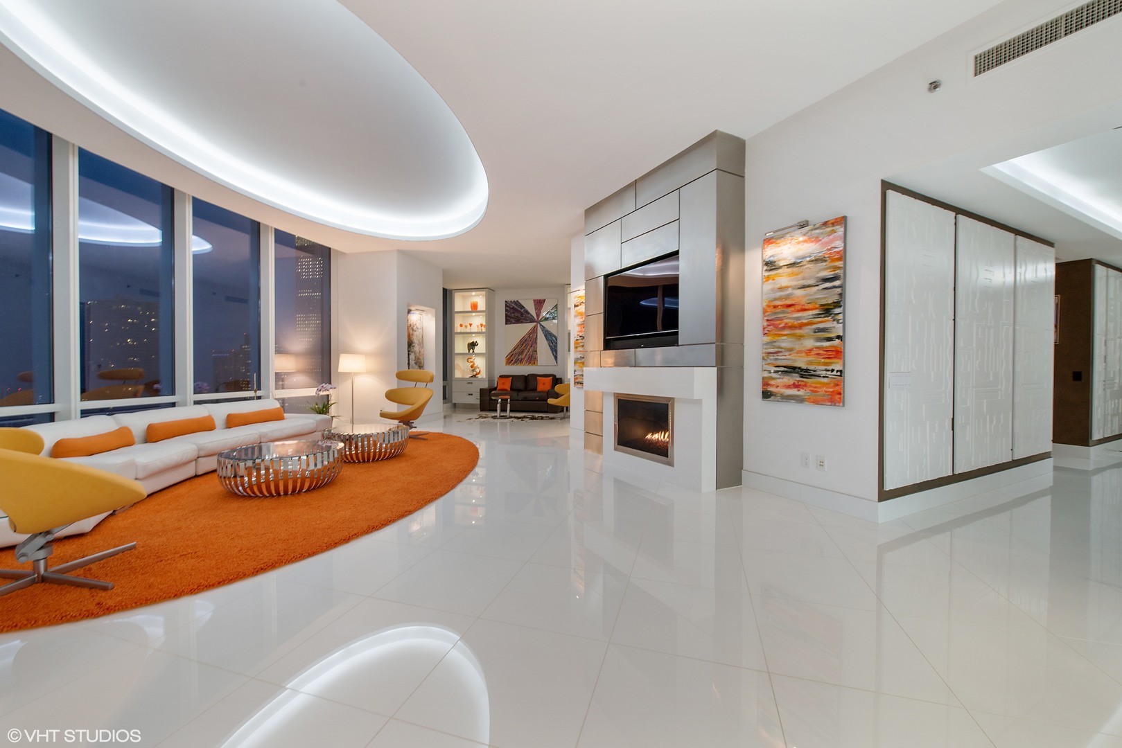 Chicago, Illinois, 60611, United States, 3 Bedrooms Bedrooms, ,5 BathroomsBathrooms,Residential,For Sale,1940943