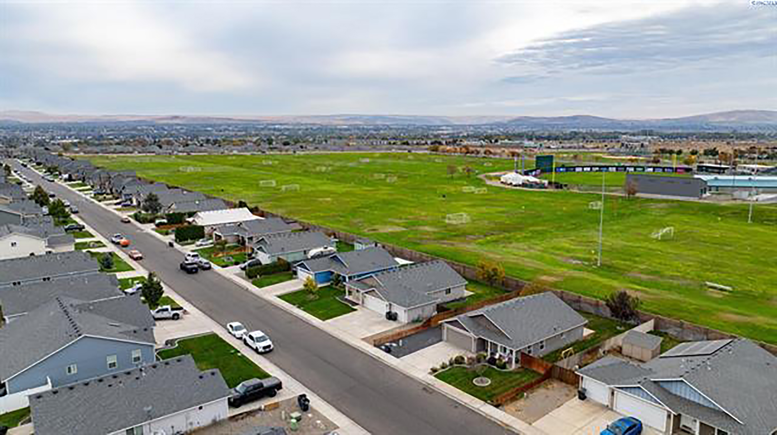  Welcome to this inviting single-story home in West Pasco - 物件實景