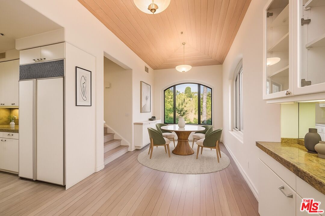 Beverly Hills, California, 90210, United States, 5 Bedrooms Bedrooms, ,4 BathroomsBathrooms,Residential,For Sale,1991118