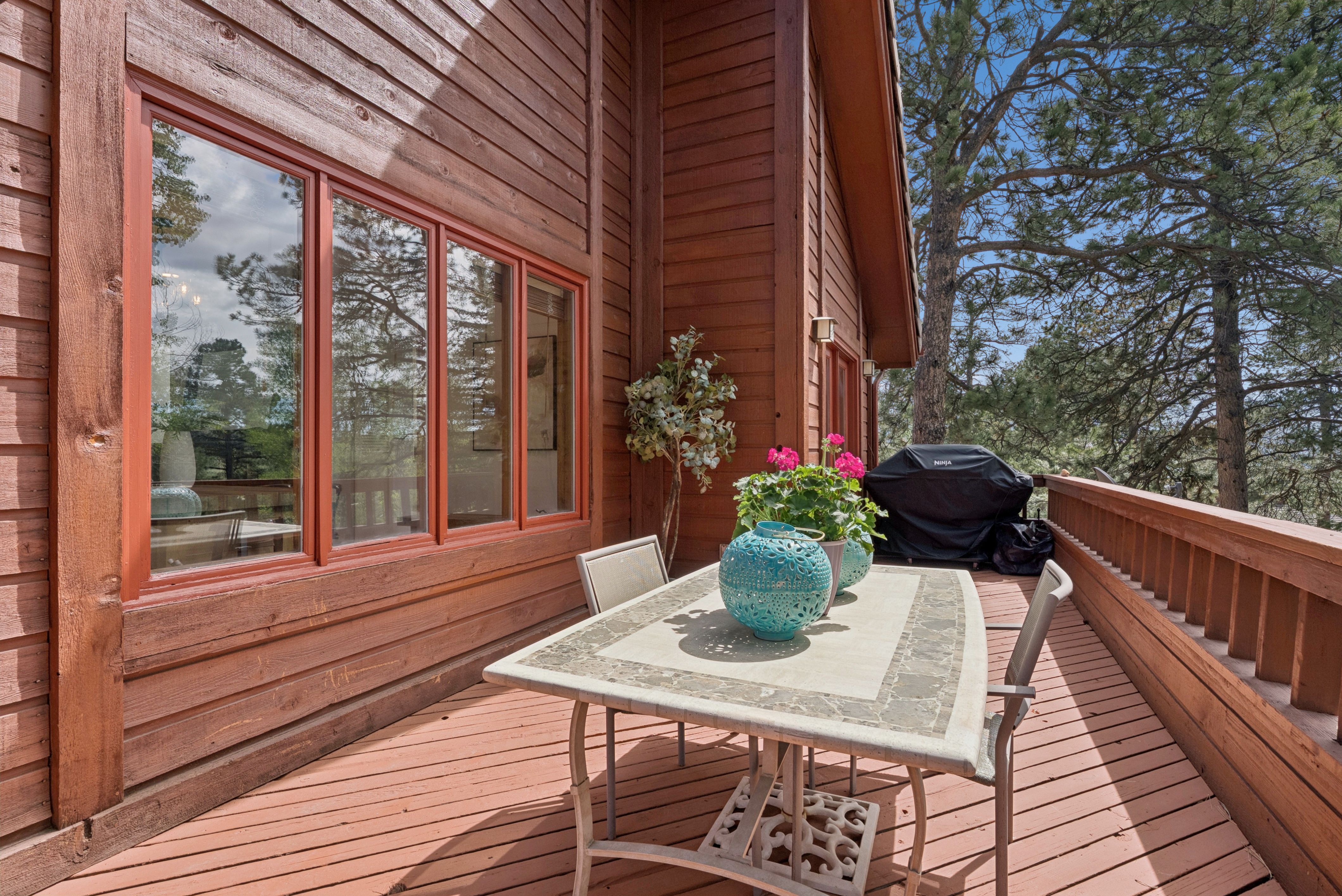  Beautiful Genesee Home With Over 4,500 Finished Sq Ft with Walk Out Basement - 物件實景