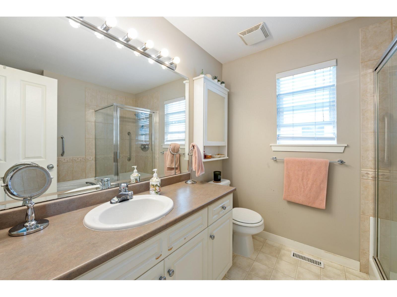LANGLEY, British Columbia, V3V 6A0, CA, 4 Bedrooms Bedrooms, ,4 BathroomsBathrooms,Residential,For Sale,1950645