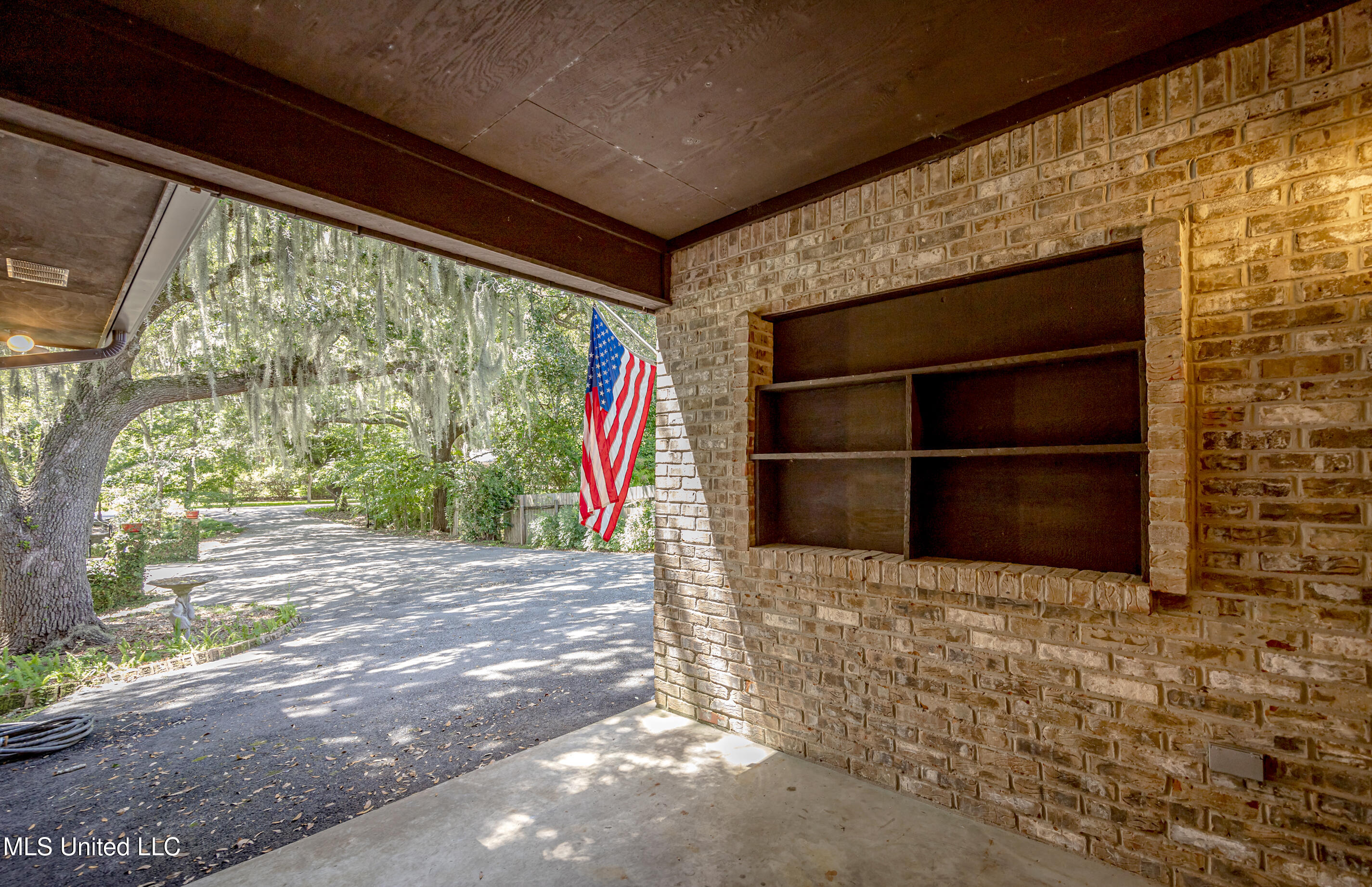 Ocean Springs, Mississippi, 39564, United States, 3 Bedrooms Bedrooms, ,3 BathroomsBathrooms,Residential,For Sale,1903607