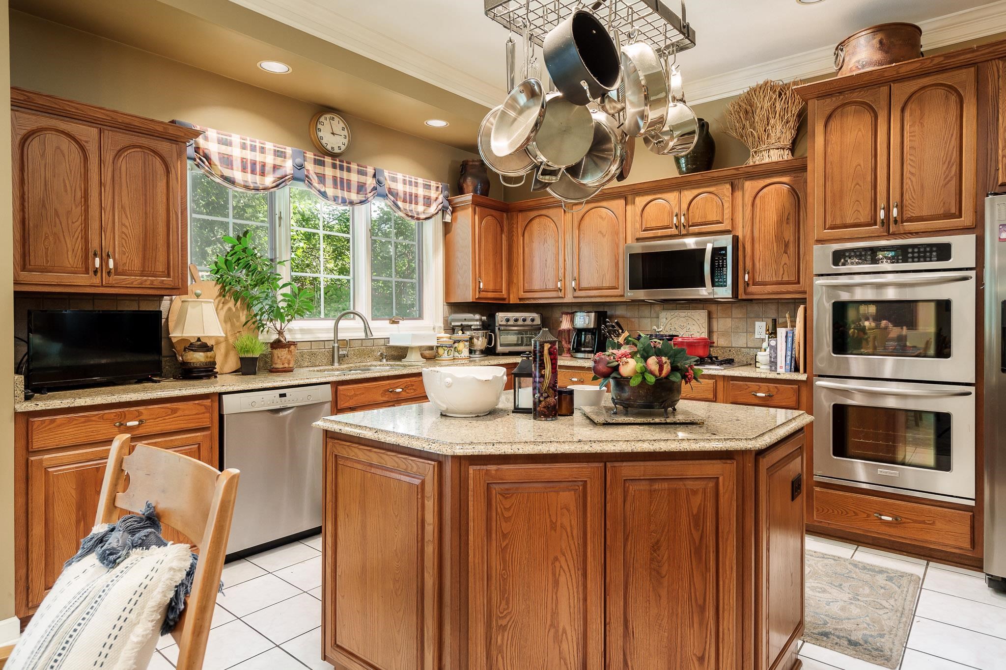 Rockford, Illinois, 61107, United States, 4 Bedrooms Bedrooms, ,5 BathroomsBathrooms,Residential,For Sale,1928082