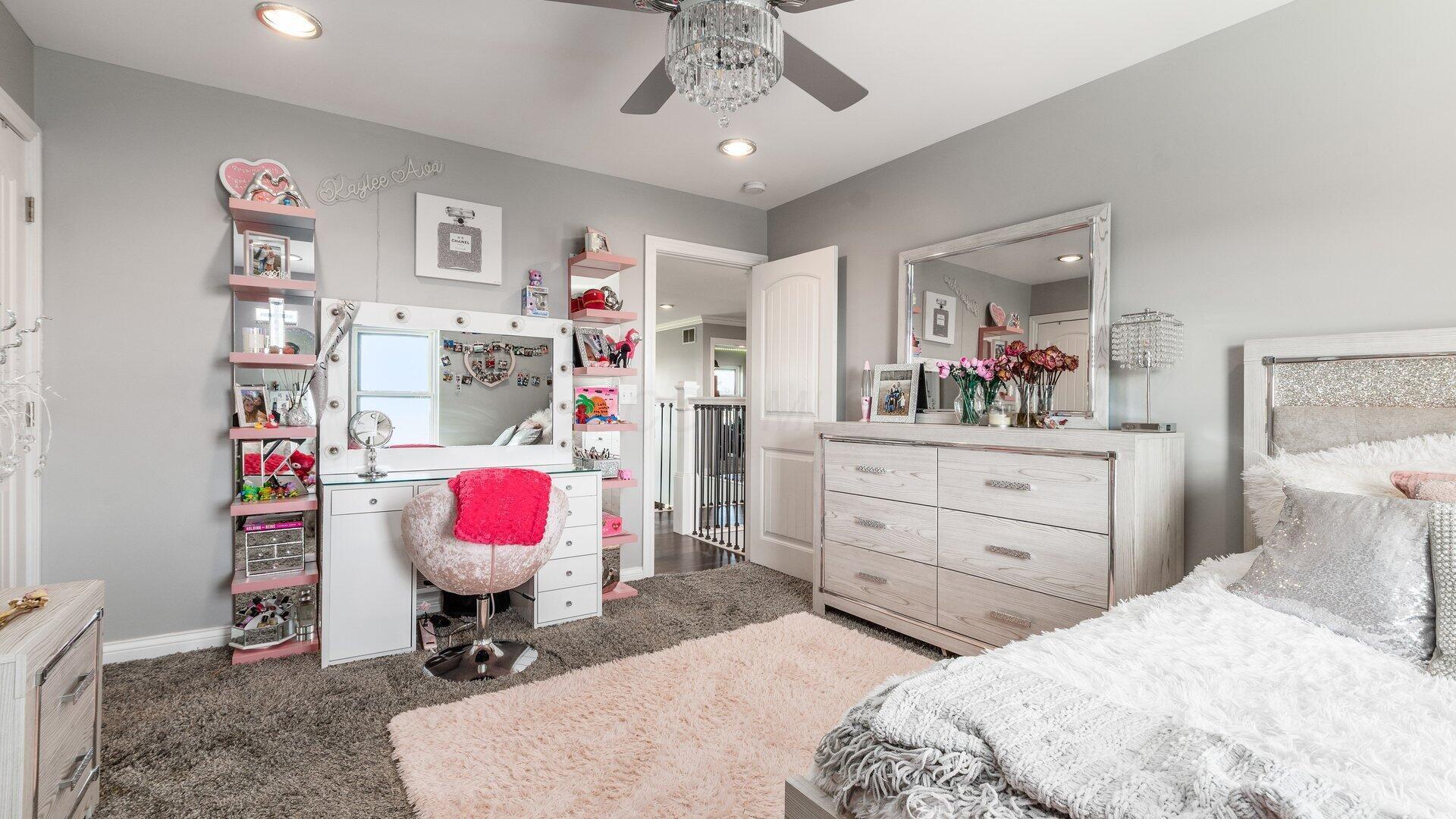 Hebron, Ohio, 43025, United States, 5 Bedrooms Bedrooms, ,5 BathroomsBathrooms,Residential,For Sale,1988631