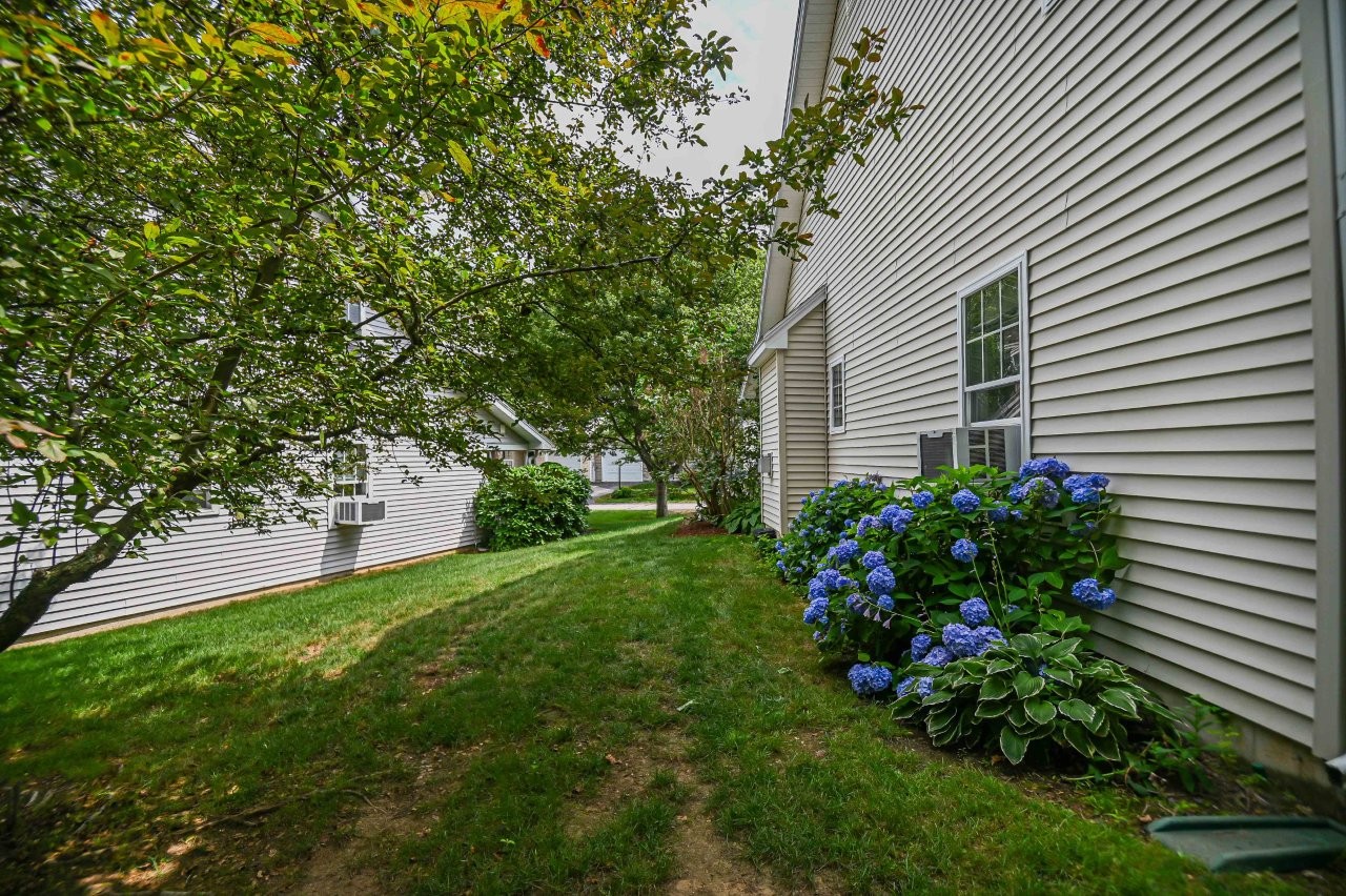 York, Maine, 03909, United States, 2 Bedrooms Bedrooms, ,2 BathroomsBathrooms,Residential,For Sale,1896893