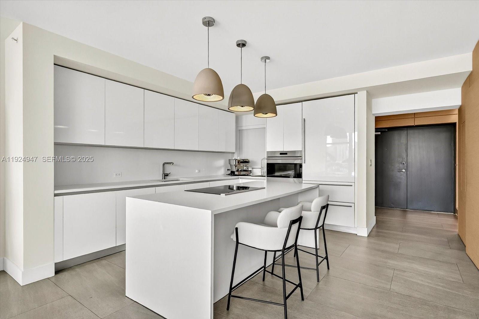 Miami Beach, Florida, 33139, United States, 3 Bedrooms Bedrooms, ,4 BathroomsBathrooms,Residential,For Sale,2003105