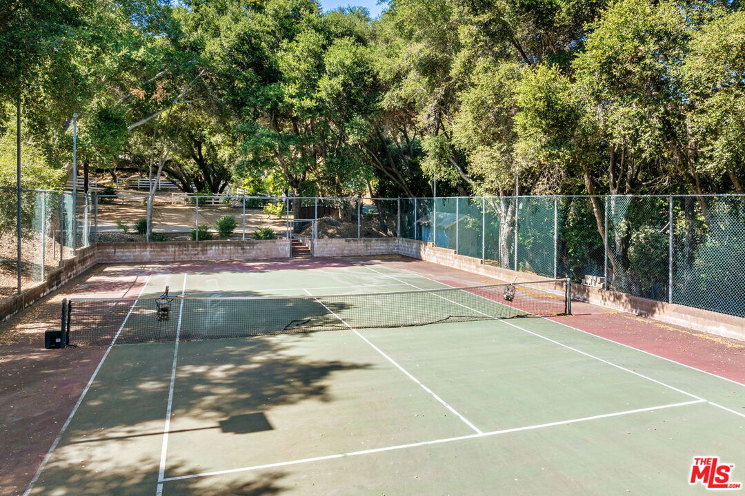 Calabasas, California, 91302, United States, 5 Bedrooms Bedrooms, ,4 BathroomsBathrooms,Residential,For Sale,1911513