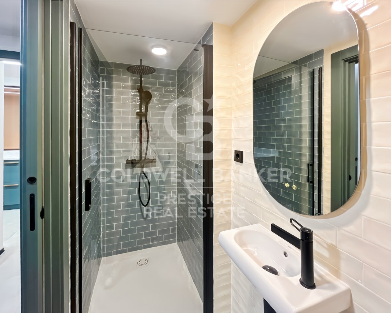 Barcelona, Catalonia, ES, 4 Bedrooms Bedrooms, ,3 BathroomsBathrooms,Residential,For Sale,1805126