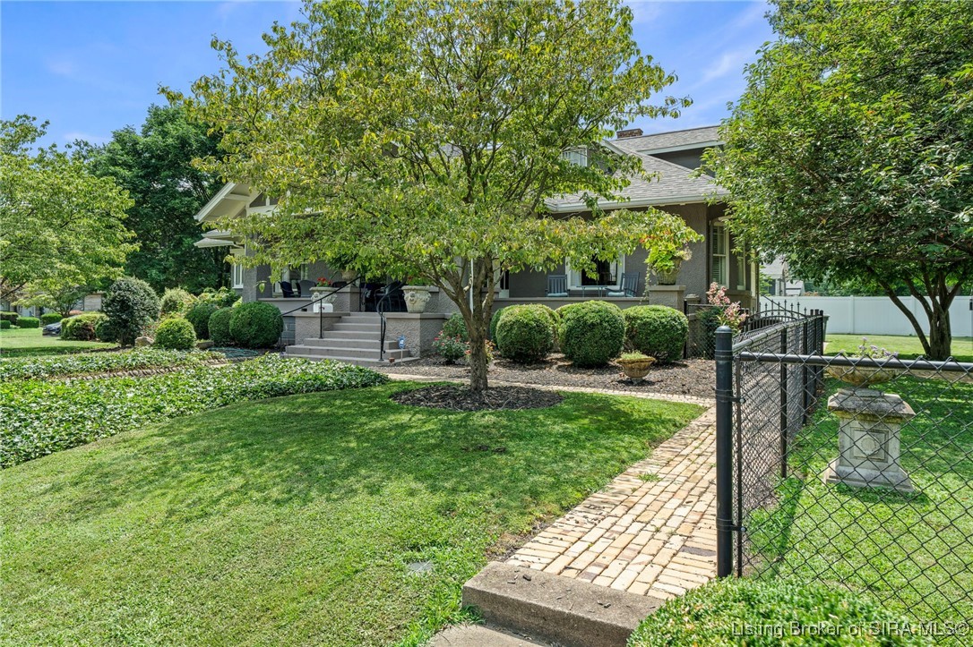 Jeffersonville, Indiana, 47130, United States, 4 Bedrooms Bedrooms, ,4 BathroomsBathrooms,Residential,For Sale,1897686