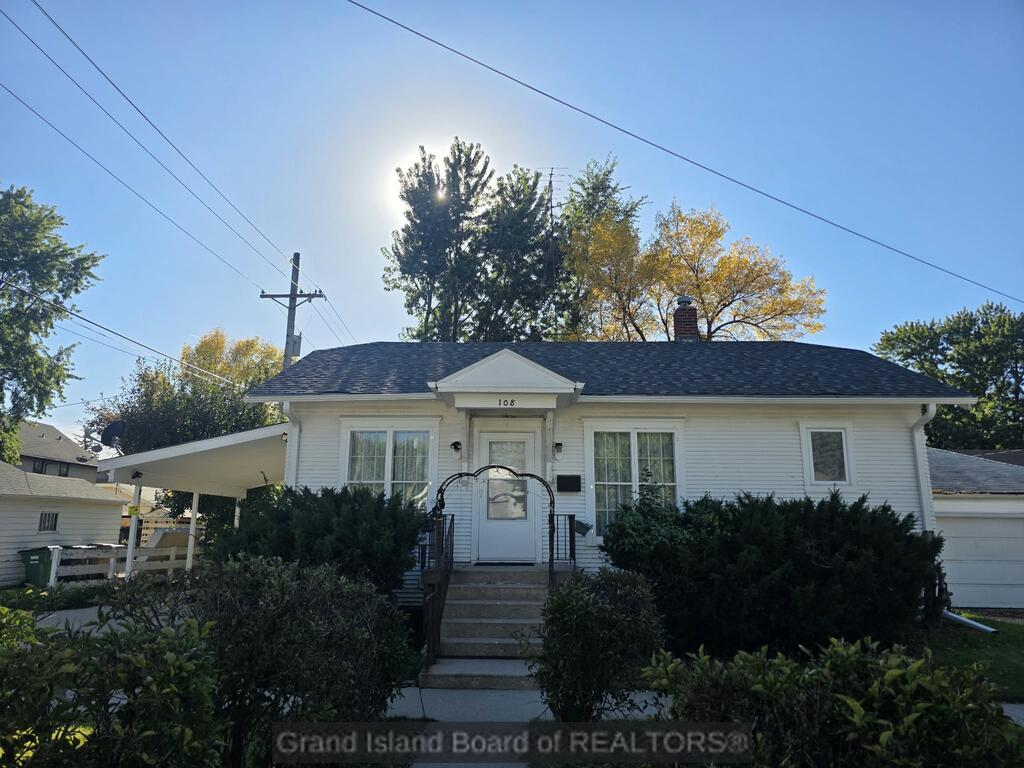 Logan St, Grand Island, NE 68803