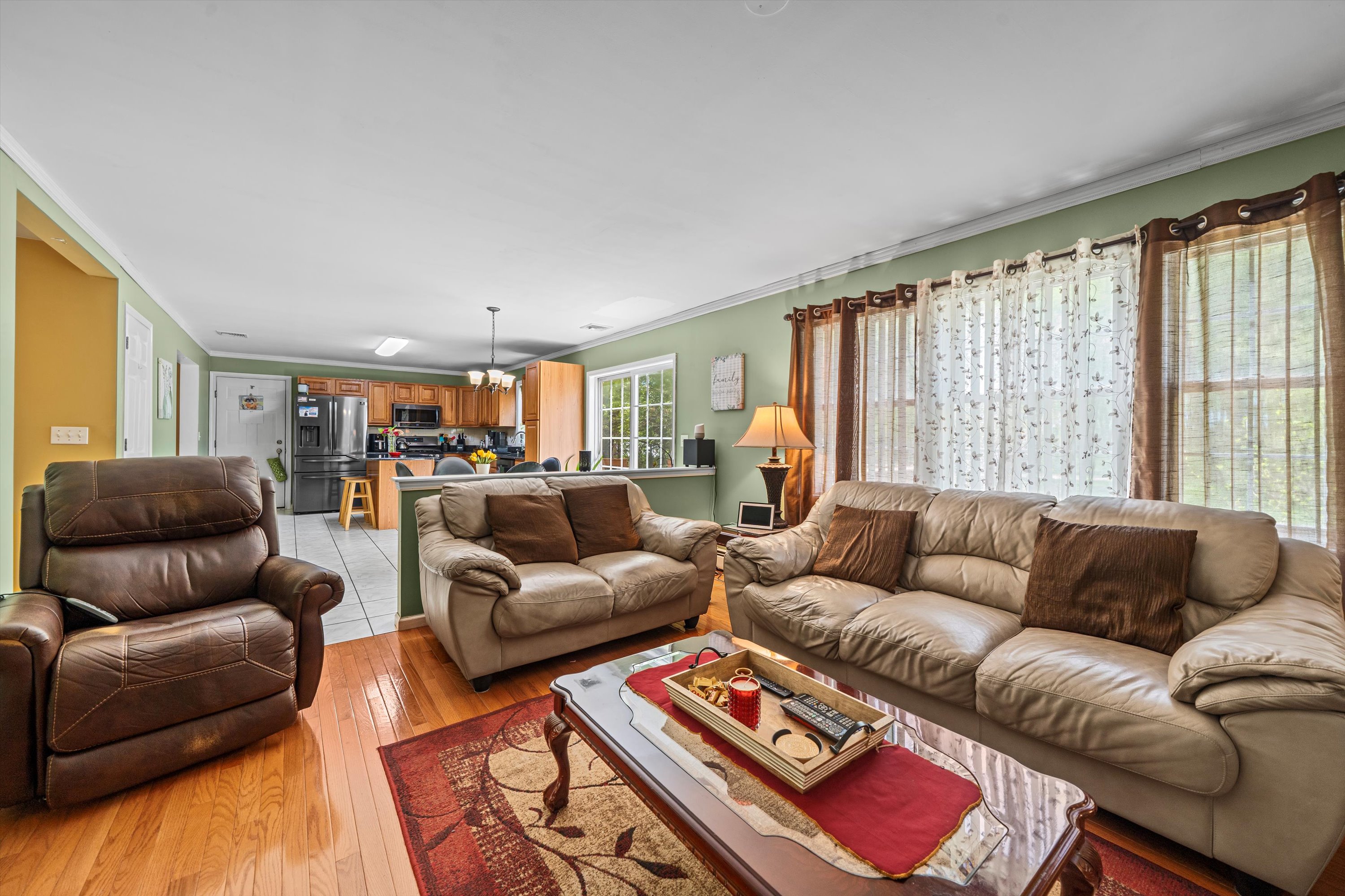 Middletown, New York, 10941, United States, 4 Bedrooms Bedrooms, ,3 BathroomsBathrooms,Residential,For Sale,1861085