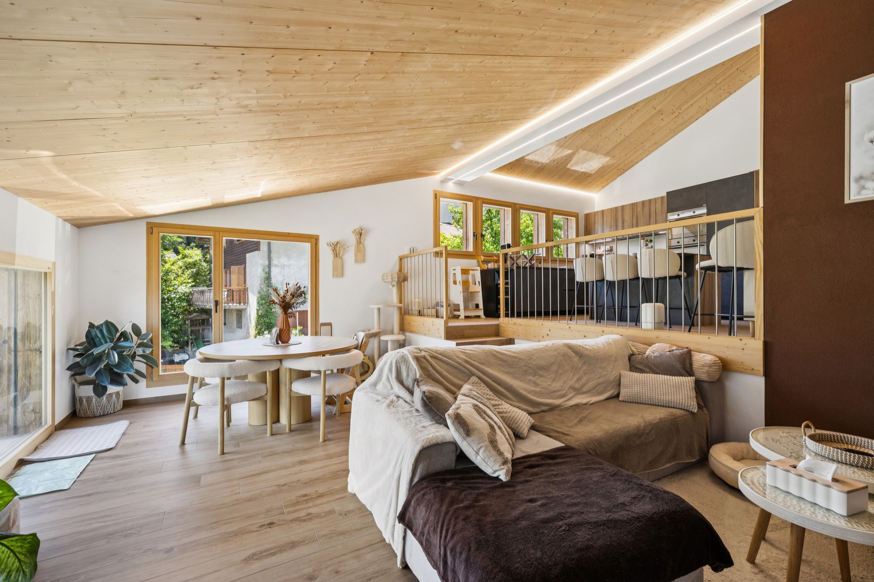  Exceptional triplex apartment in the heart of Saillon