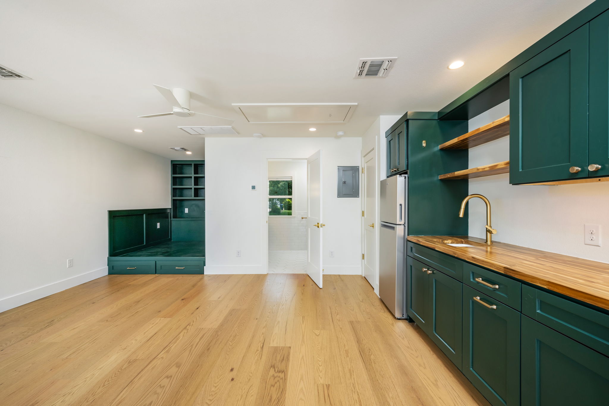  Refined Mid-Century Modern with Casita in Alamo Heights ISD - 物件實景