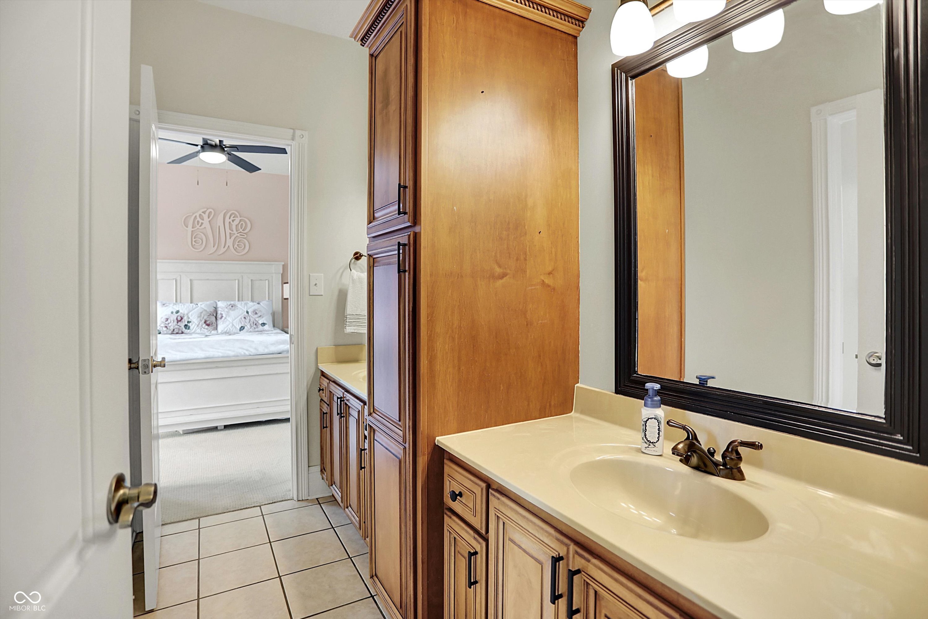 Zionsville, Indiana, 46077, United States, 4 Bedrooms Bedrooms, ,4 BathroomsBathrooms,Residential,For Sale,1930586