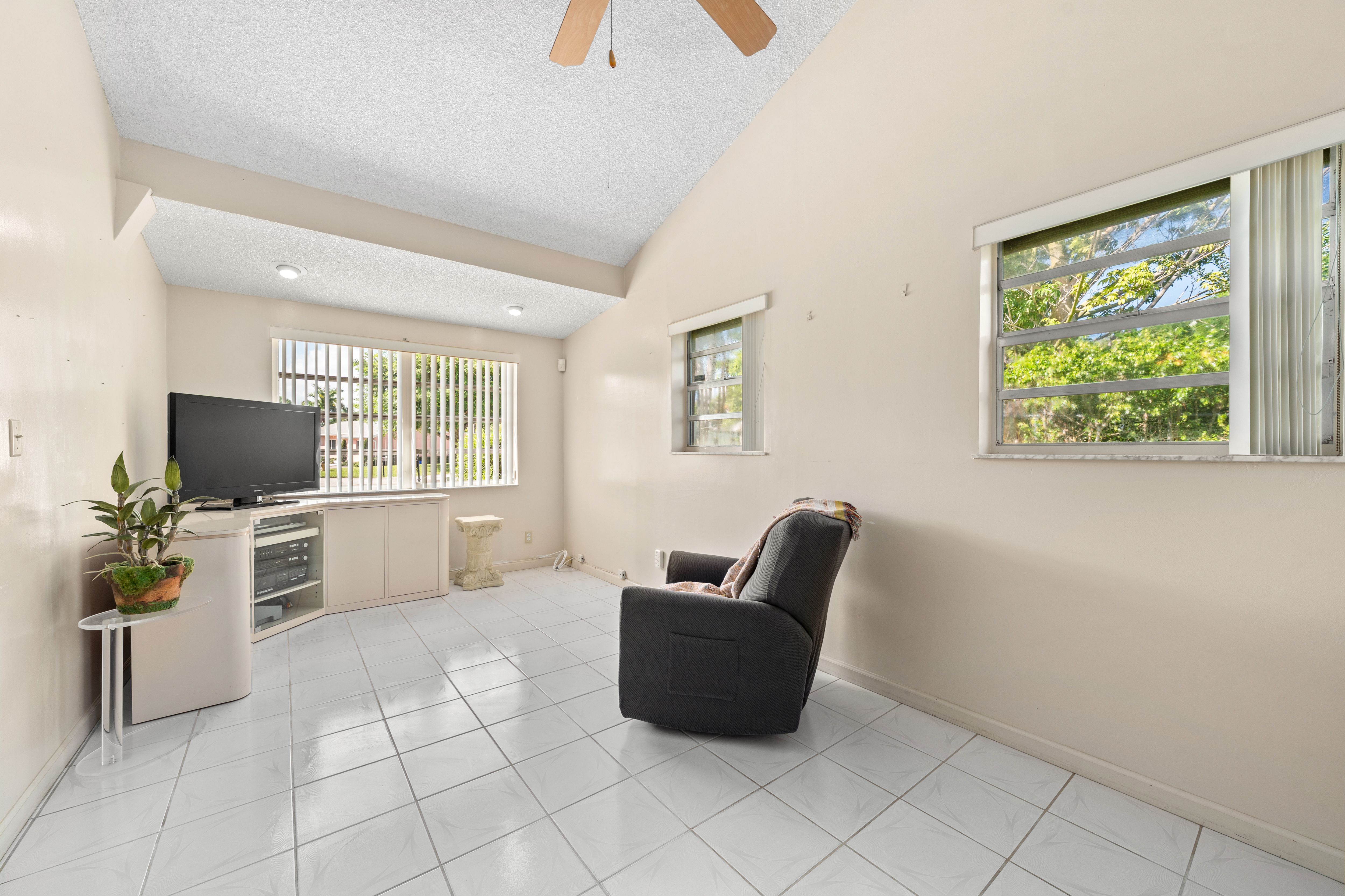  2219 E Pineridge Court, Delray Beach, FL, 33444 - 物件實景