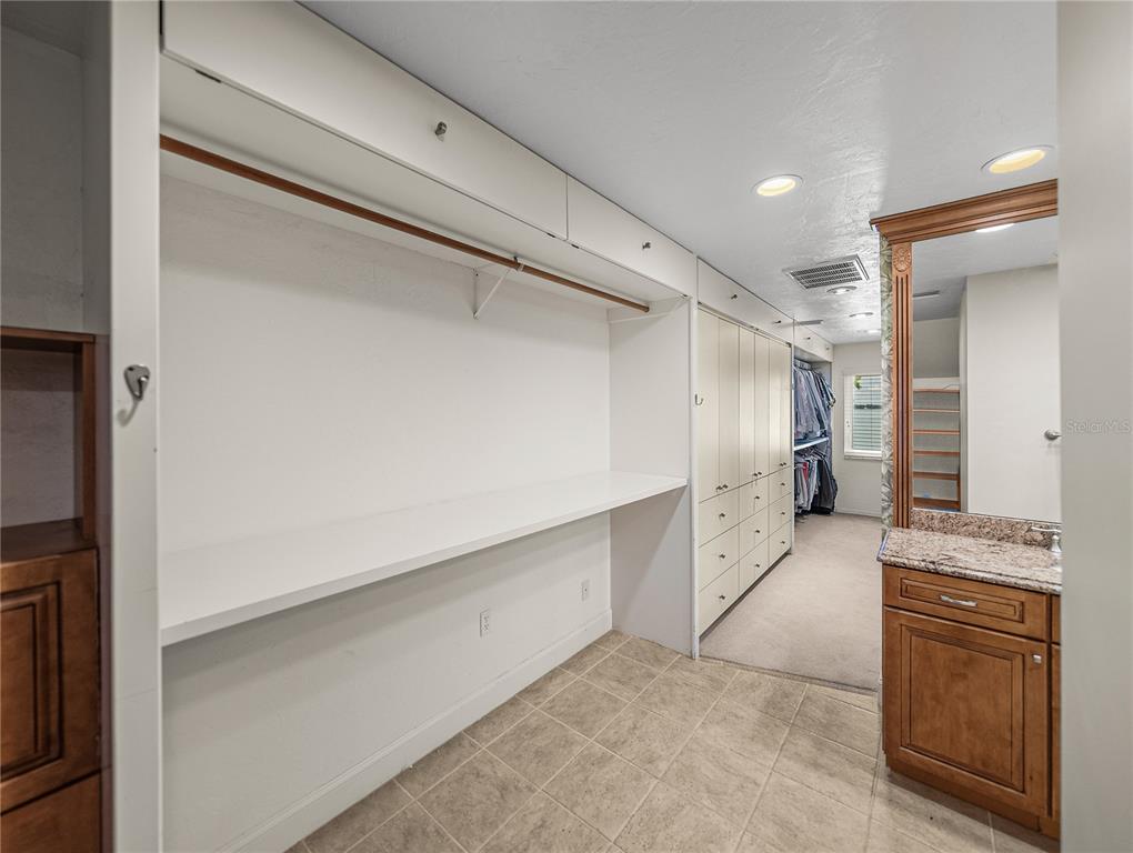 Winter Haven, Florida, 33884, United States, 3 Bedrooms Bedrooms, ,4 BathroomsBathrooms,Residential,For Sale,1895737