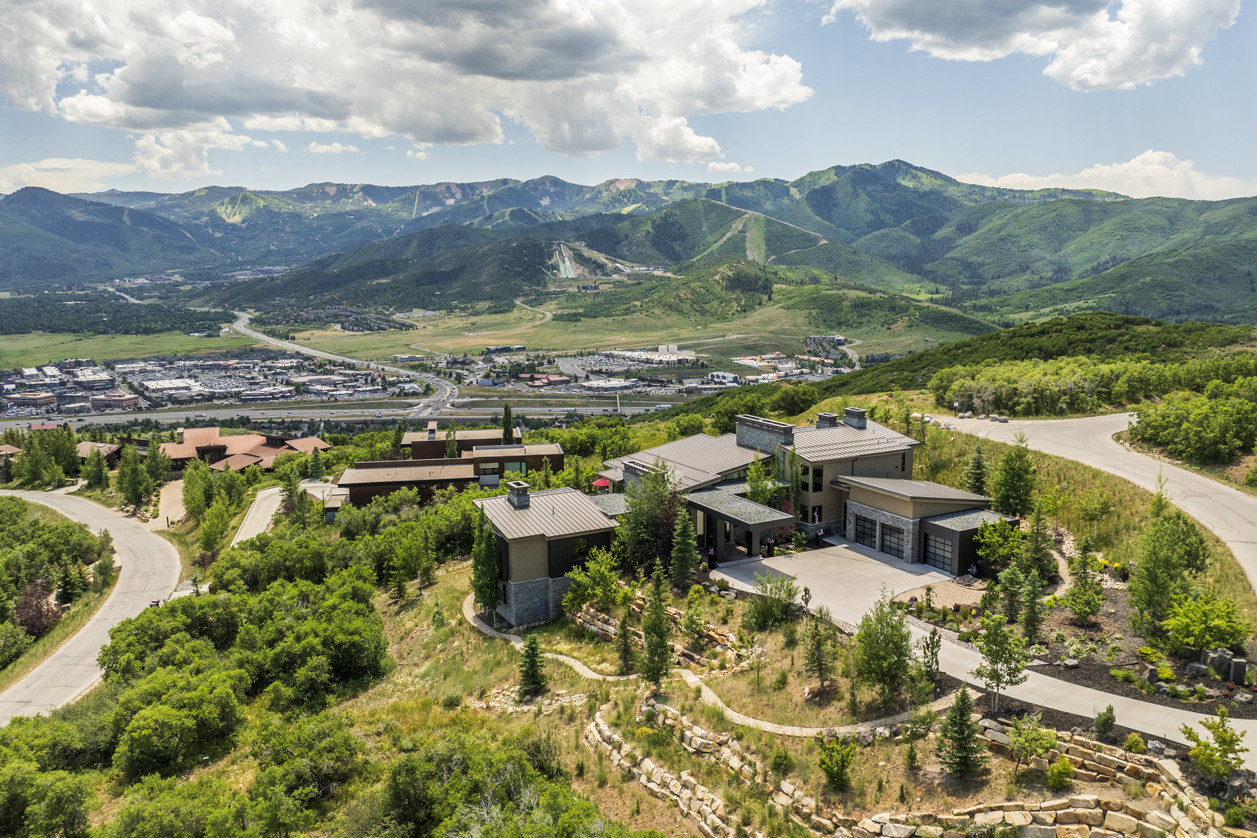  Sophisticated Mountain Design with Unmatched Views in an Elite Setting - 物件實景