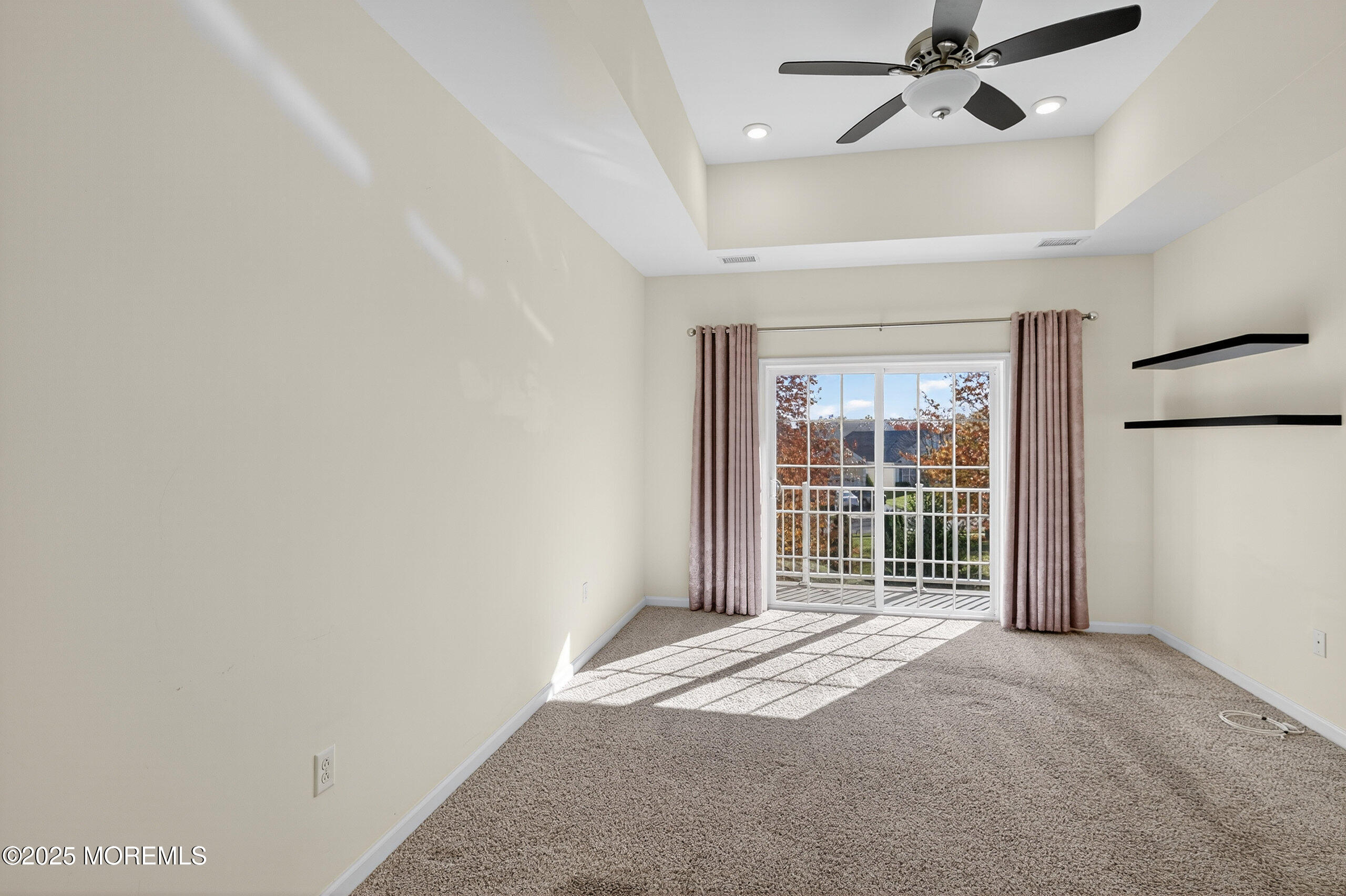 Parlin, New Jersey, 08859, United States, 2 Bedrooms Bedrooms, ,3 BathroomsBathrooms,Residential,For Sale,1989298