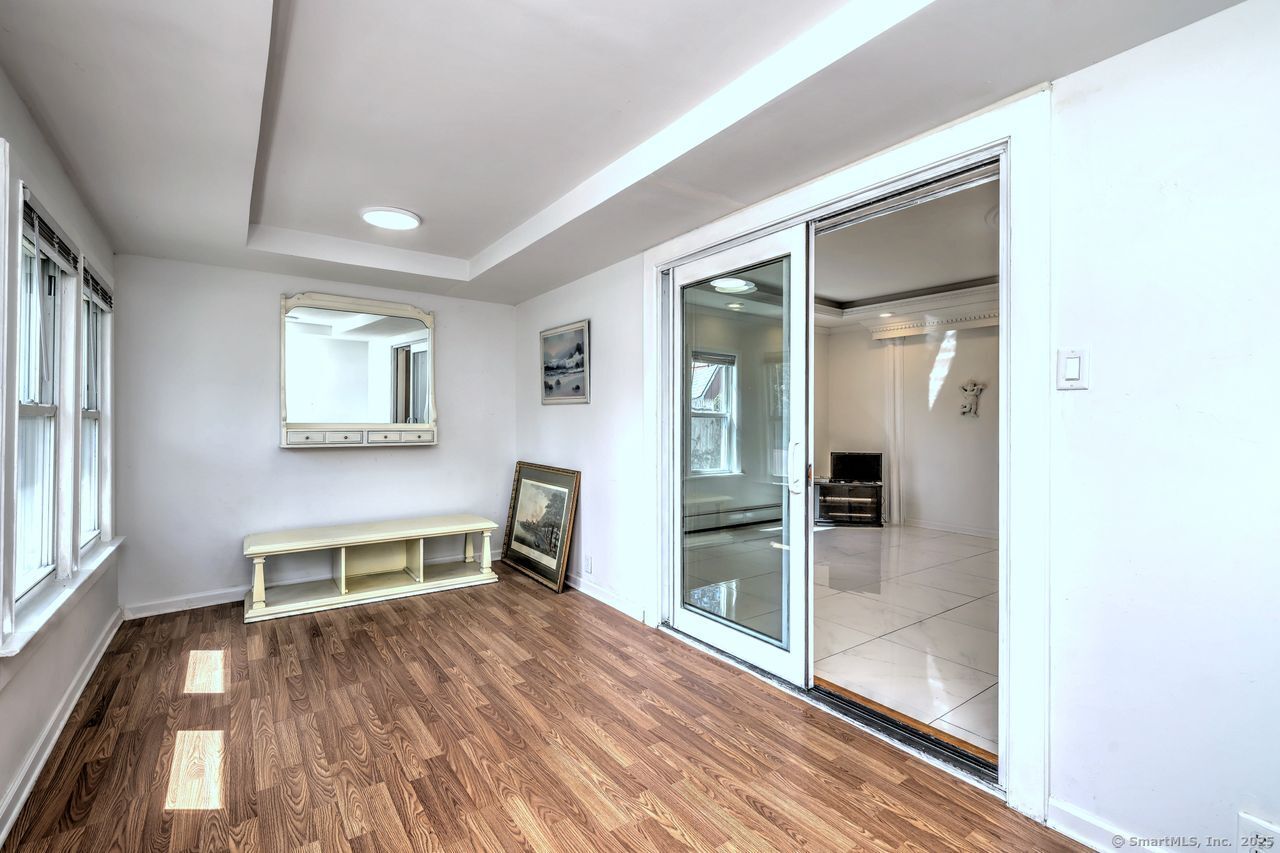 Milford, Connecticut, 06461, United States, 5 Bedrooms Bedrooms, ,2 BathroomsBathrooms,Residential,For Sale,1949907