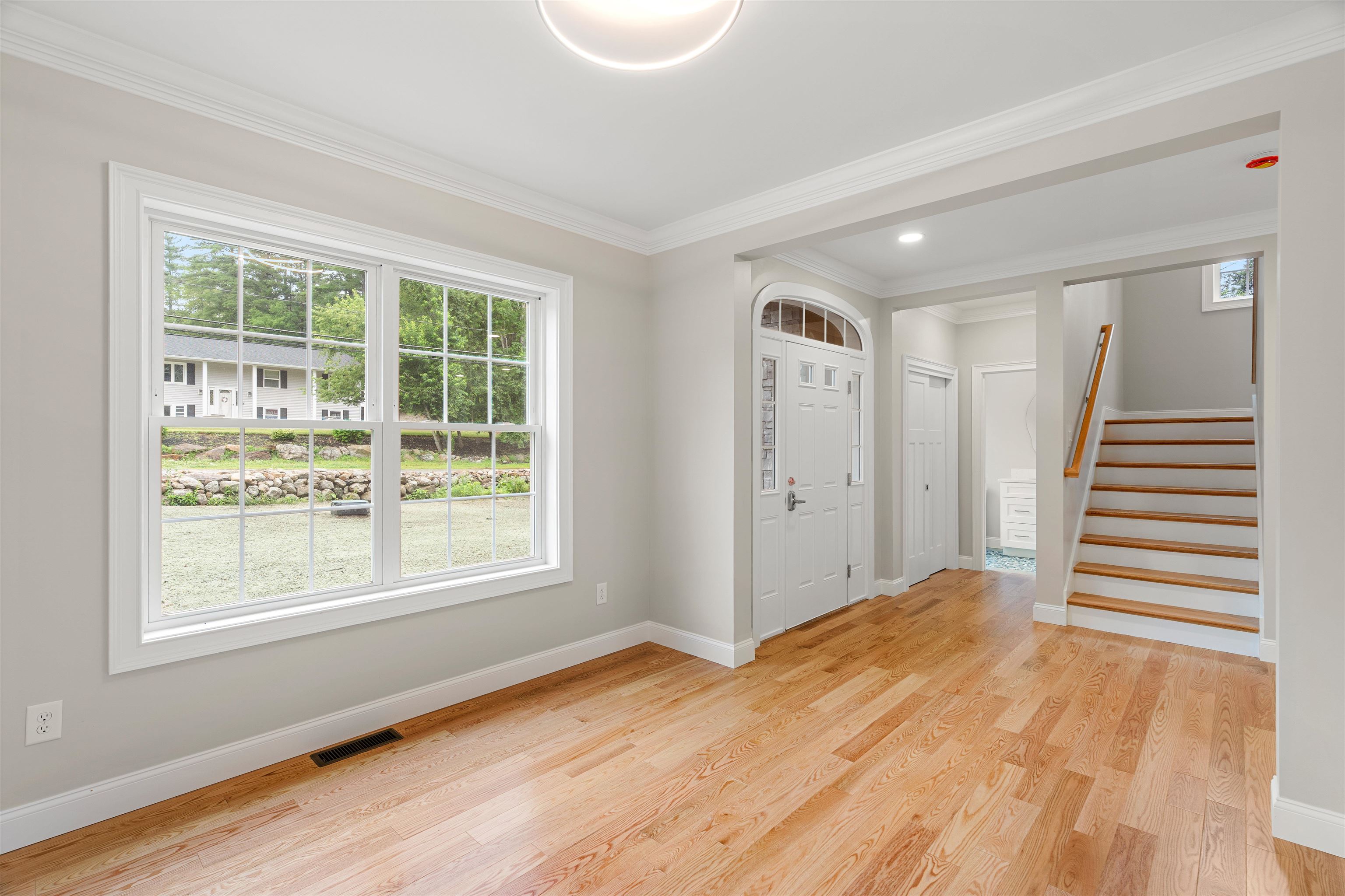 Hooksett, New Hampshire, 03106, United States, 4 Bedrooms Bedrooms, ,3 BathroomsBathrooms,Residential,For Sale,1895985