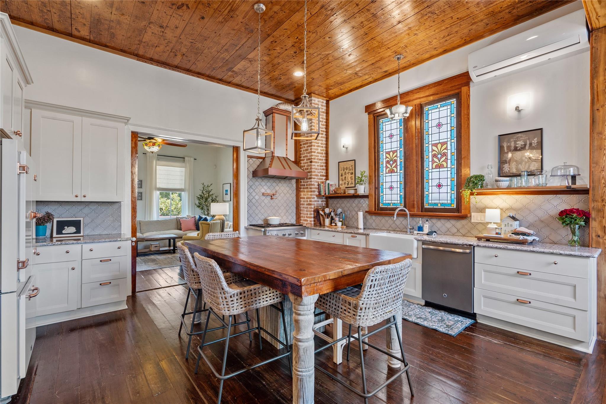 Galveston, Texas, 77550, United States, 4 Bedrooms Bedrooms, ,4 BathroomsBathrooms,Residential,For Sale,1934490