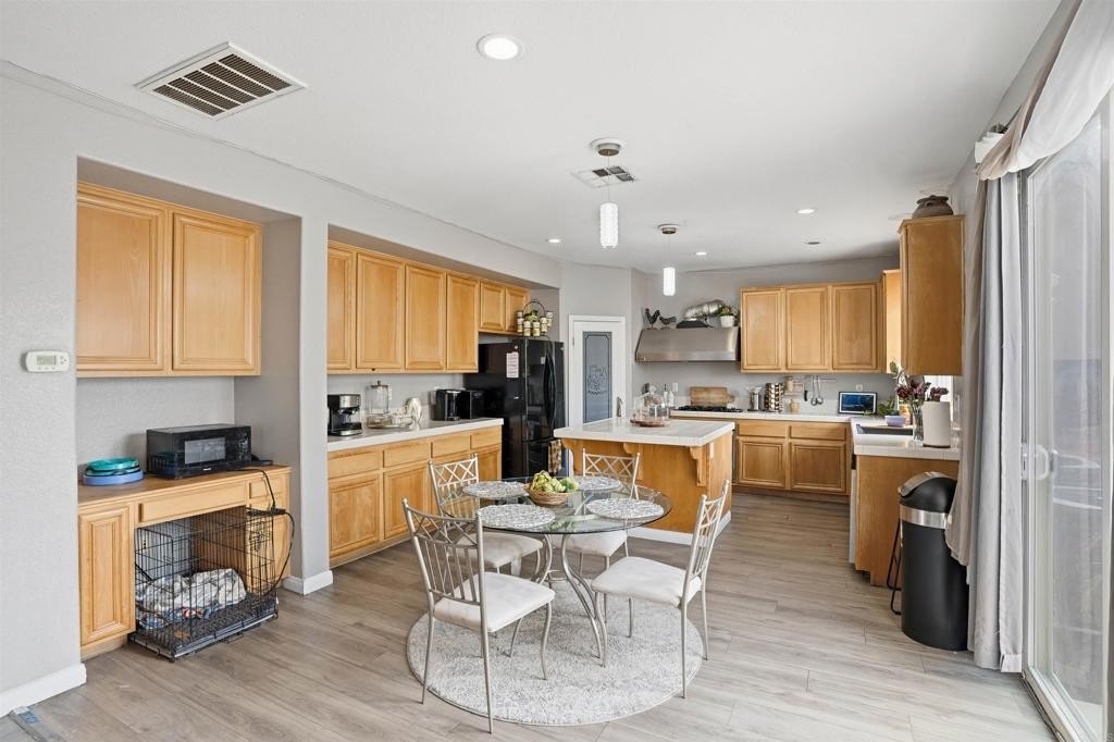 Hemet, California, 92545, United States, 5 Bedrooms Bedrooms, ,3 BathroomsBathrooms,Residential,For Sale,1969134