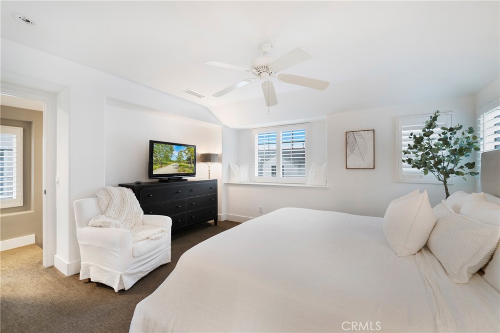 Irvine, California, 92620, United States, 2 Bedrooms Bedrooms, ,3 BathroomsBathrooms,Residential,For Sale,2001846