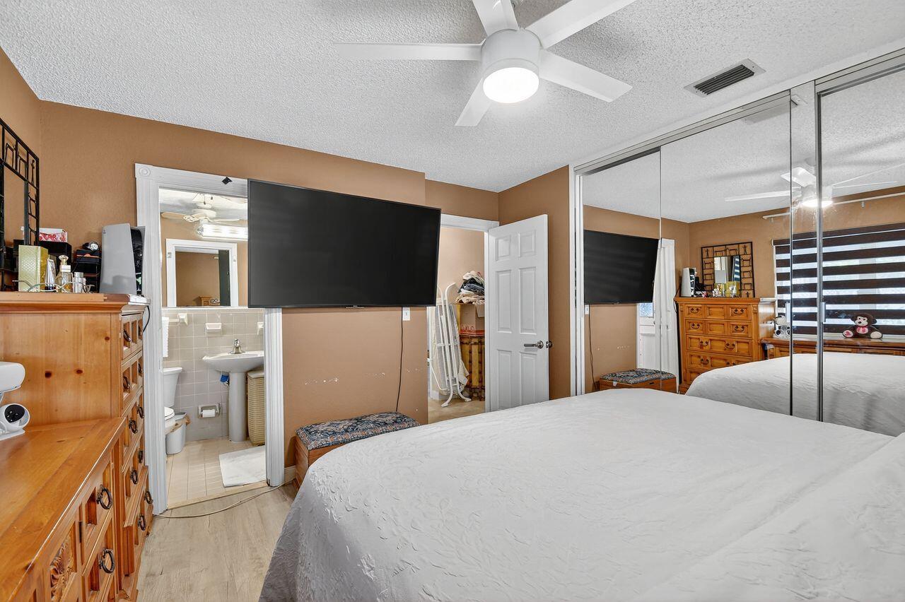 Palm Springs, Florida, 33461, United States, 3 Bedrooms Bedrooms, ,2 BathroomsBathrooms,Residential,For Sale,1901355