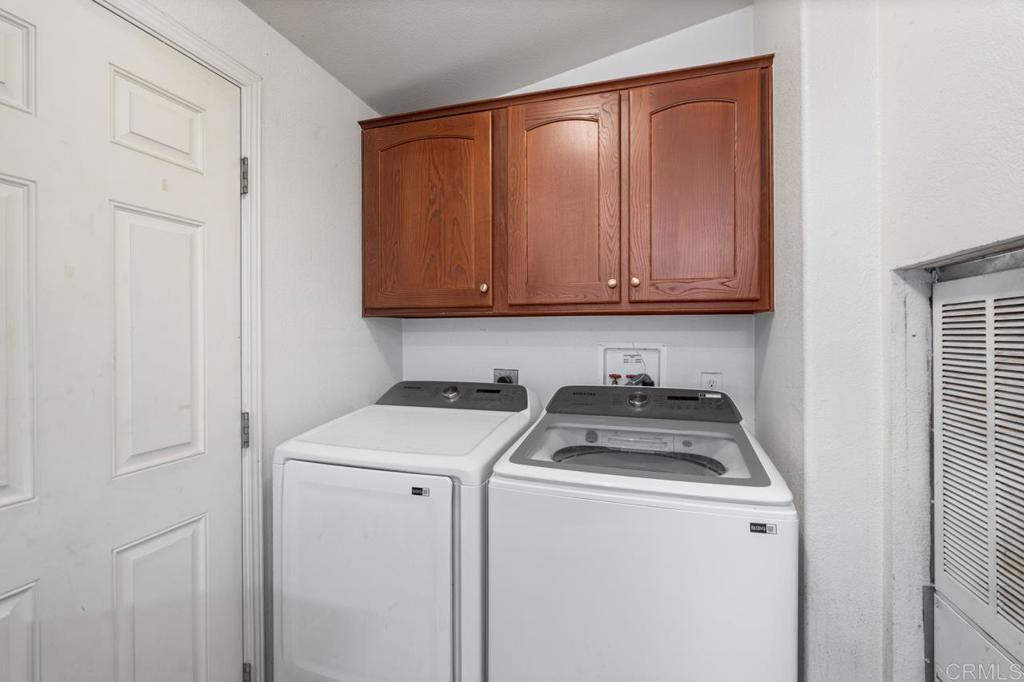 El Cajon, California, 92019, United States, 3 Bedrooms Bedrooms, ,2 BathroomsBathrooms,Residential,For Sale,1829527