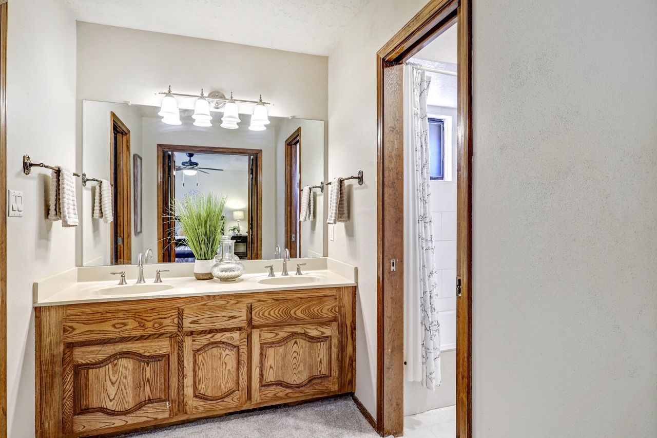 Albuquerque, New Mexico, 87123, United States, 3 Bedrooms Bedrooms, ,3 BathroomsBathrooms,Residential,For Sale,2002938