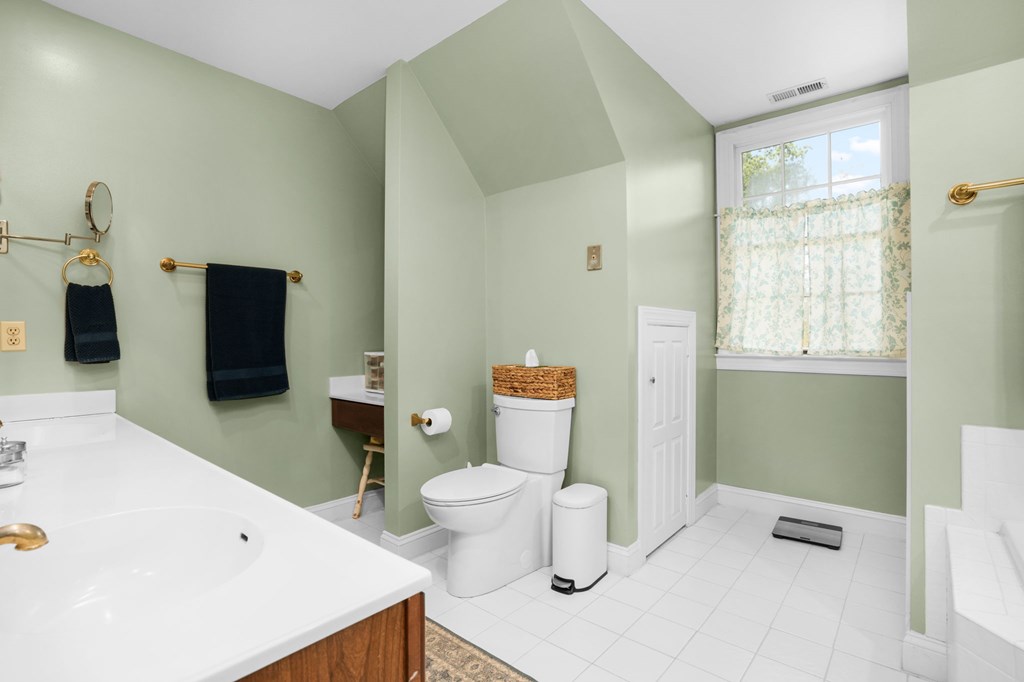 Onancok, Virginia, 23417, United States, 3 Bedrooms Bedrooms, ,3 BathroomsBathrooms,Residential,For Sale,1992886