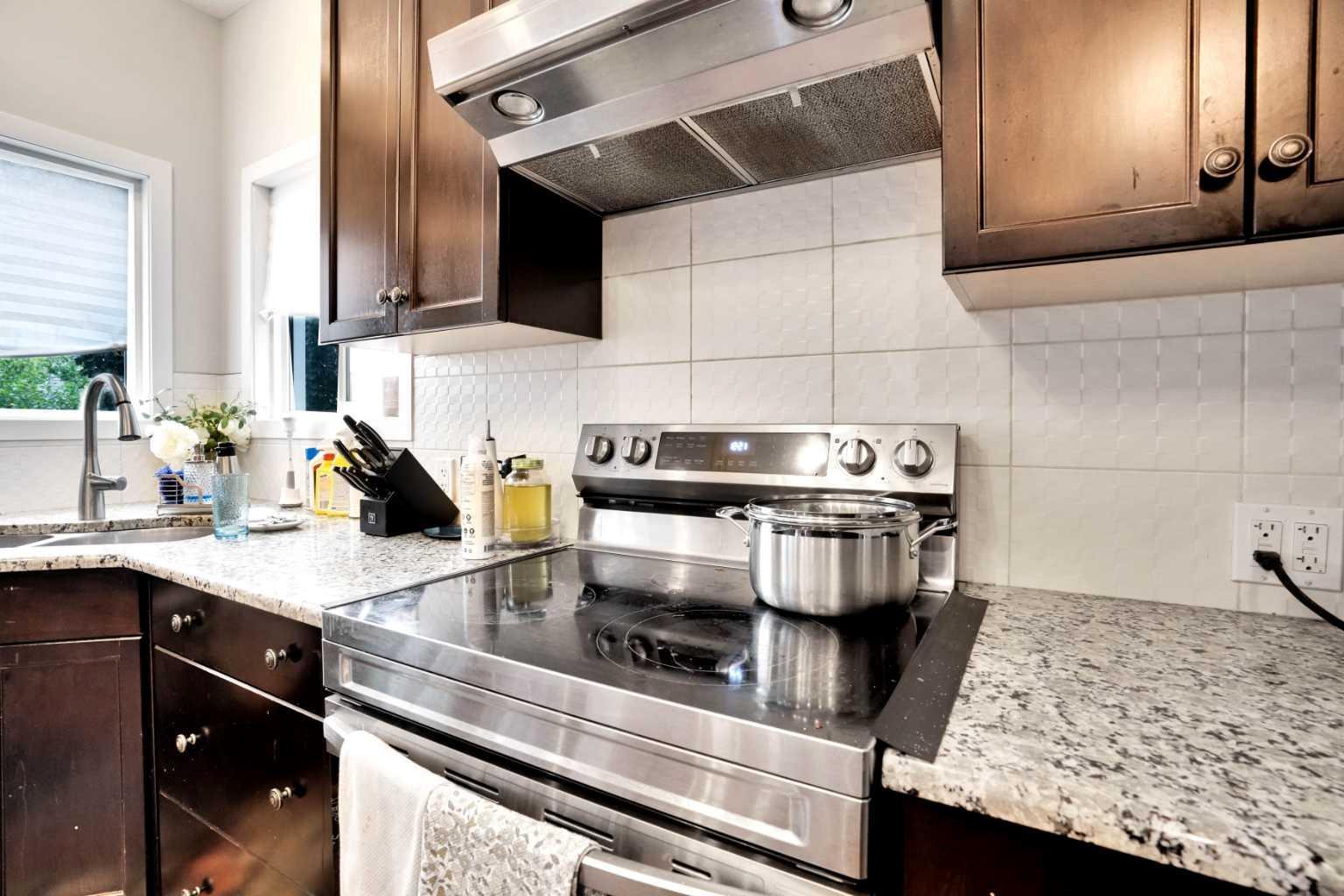 CALGARY, Alberta, T2X 0J7, CA, 3 Bedrooms Bedrooms, ,3 BathroomsBathrooms,Residential,For Sale,1906962