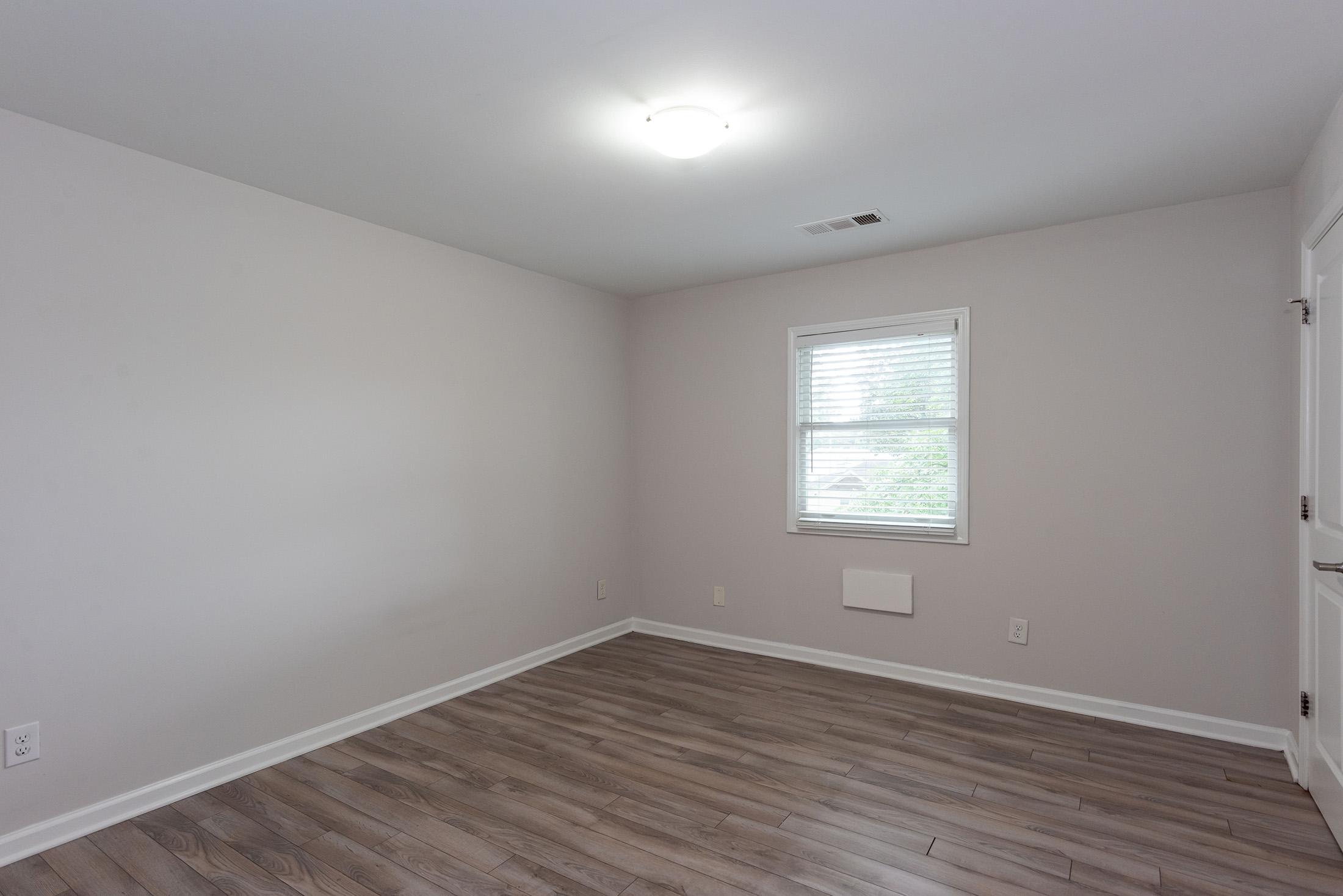  Fully Renovated Townhome with No HOA - 物件實景