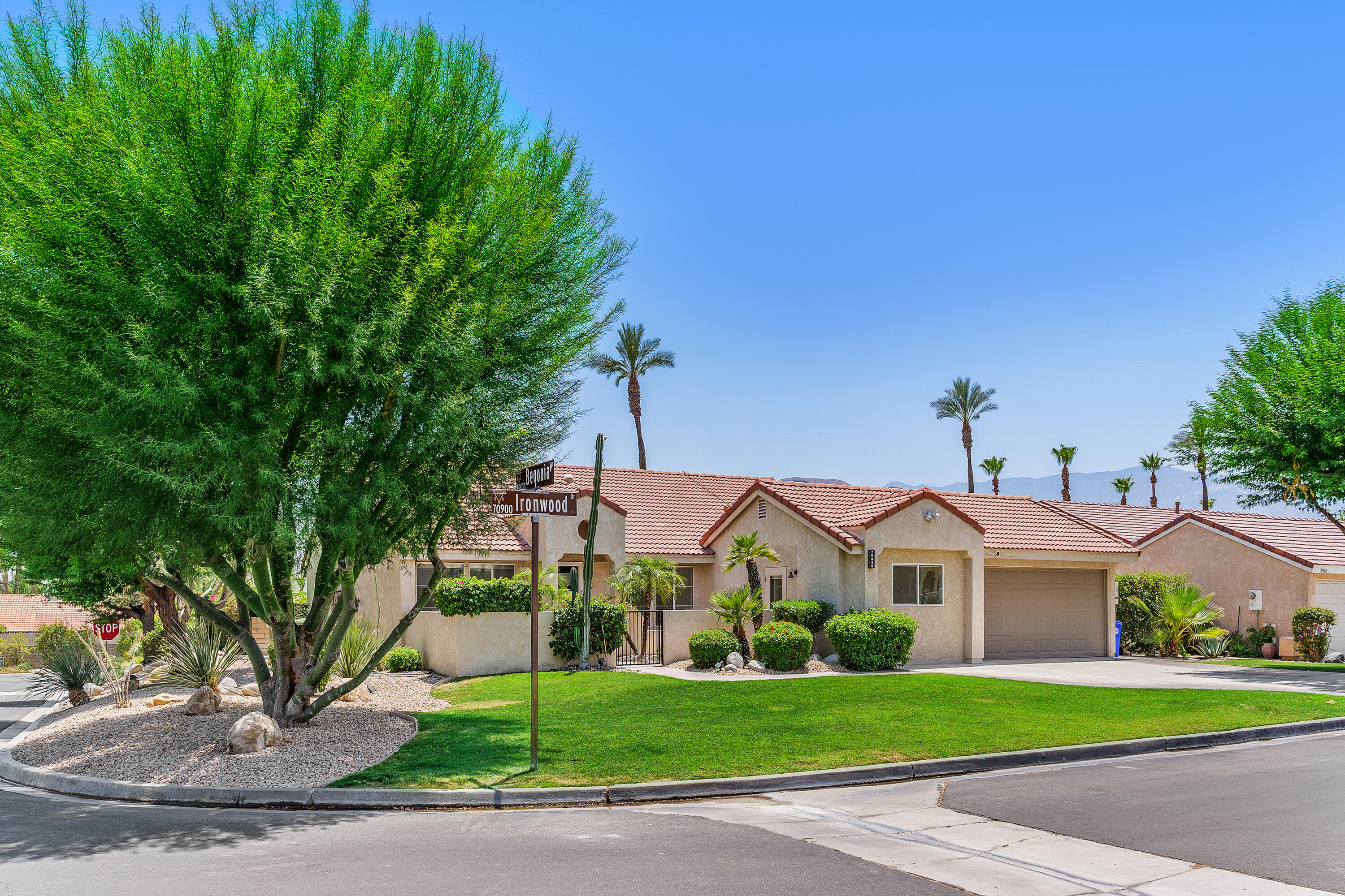 Rancho Mirage, California, 92270, United States, 4 Bedrooms Bedrooms, ,3 BathroomsBathrooms,Residential,For Sale,1927211