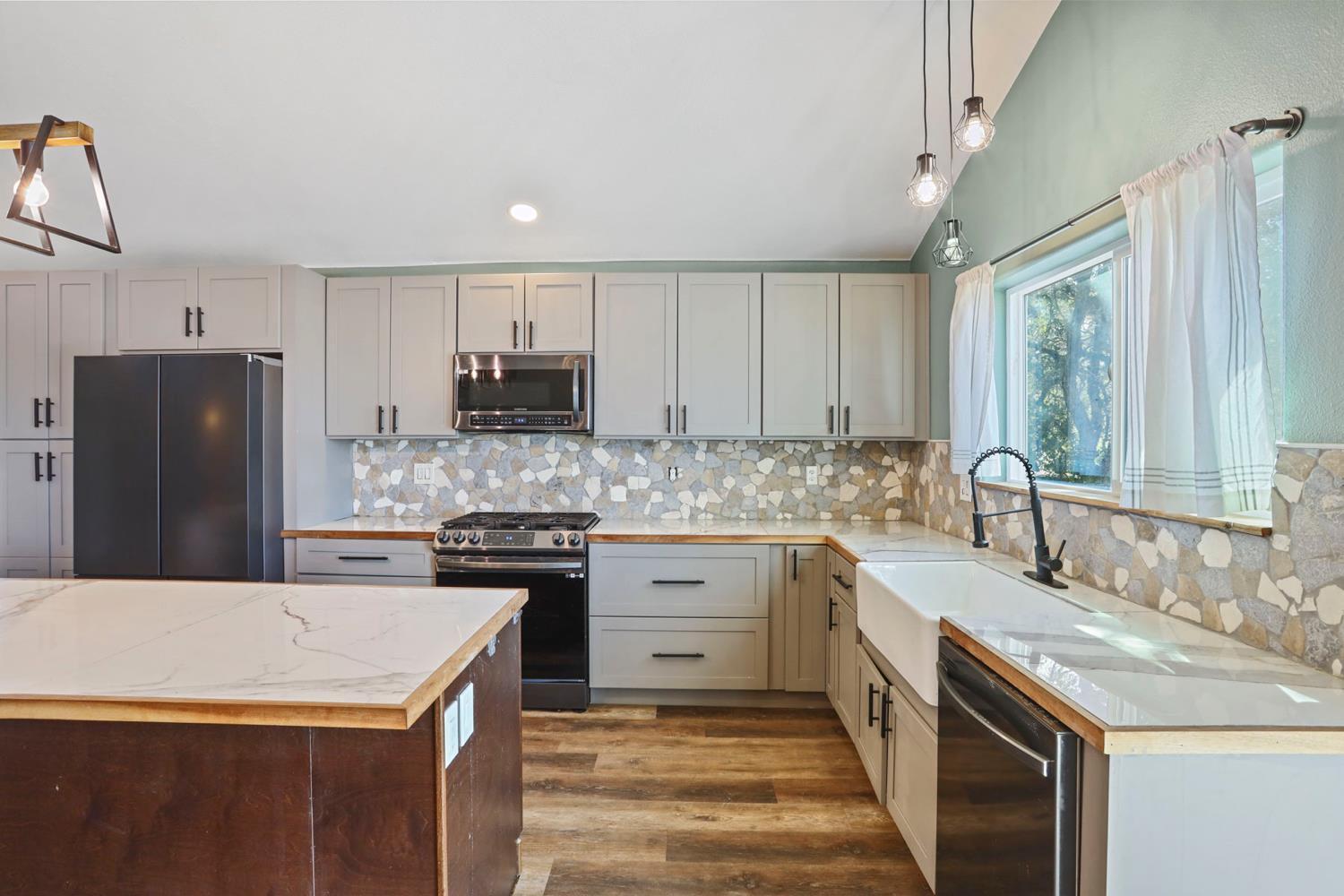 Valley Springs, California, 95252, United States, 3 Bedrooms Bedrooms, ,2 BathroomsBathrooms,Residential,For Sale,1978438