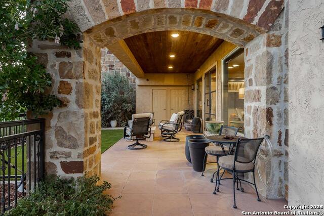 Kerrville, Texas, 78028, United States, 3 Bedrooms Bedrooms, ,5 BathroomsBathrooms,Residential,For Sale,2002540