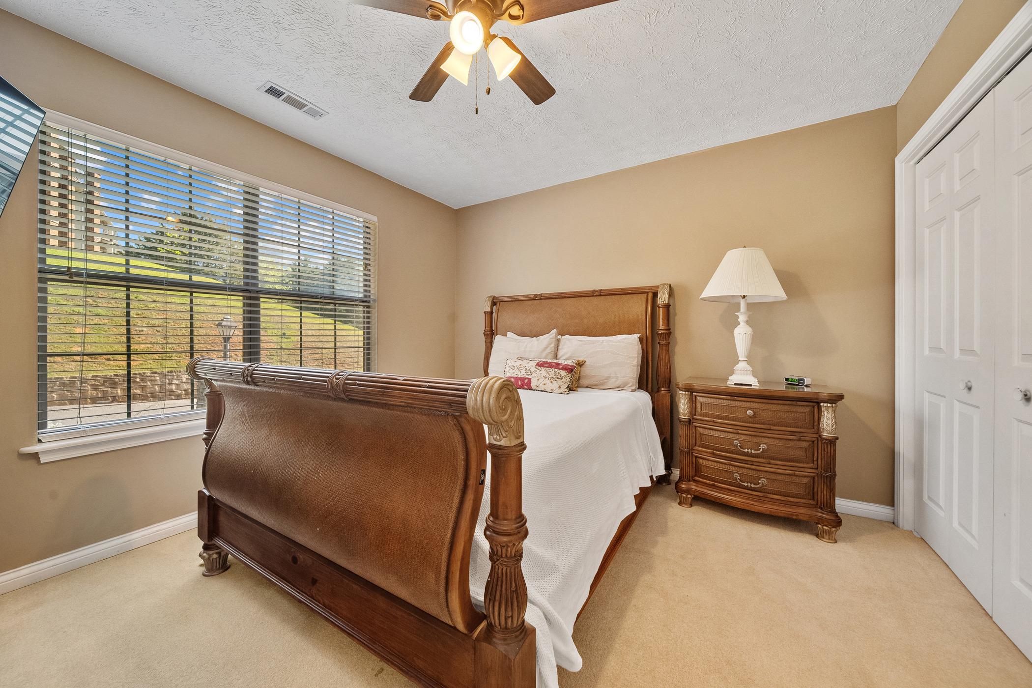 Sevierville, Tennessee, 37862, United States, 3 Bedrooms Bedrooms, ,3 BathroomsBathrooms,Residential,For Sale,1982821