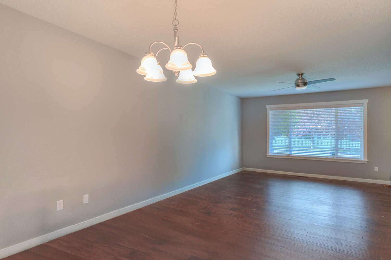 Bend, Oregon, 97701, United States, 3 Bedrooms Bedrooms, ,3 BathroomsBathrooms,Residential,For Sale,1999199