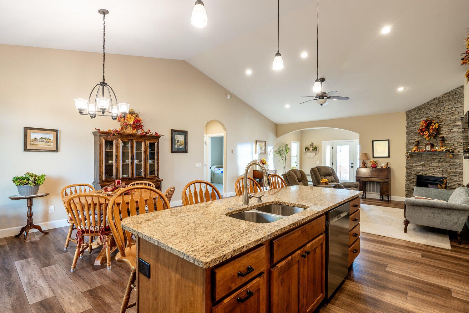 Sheridan, Wyoming, 82801, United States, 4 Bedrooms Bedrooms, ,2 BathroomsBathrooms,Residential,For Sale,1980620