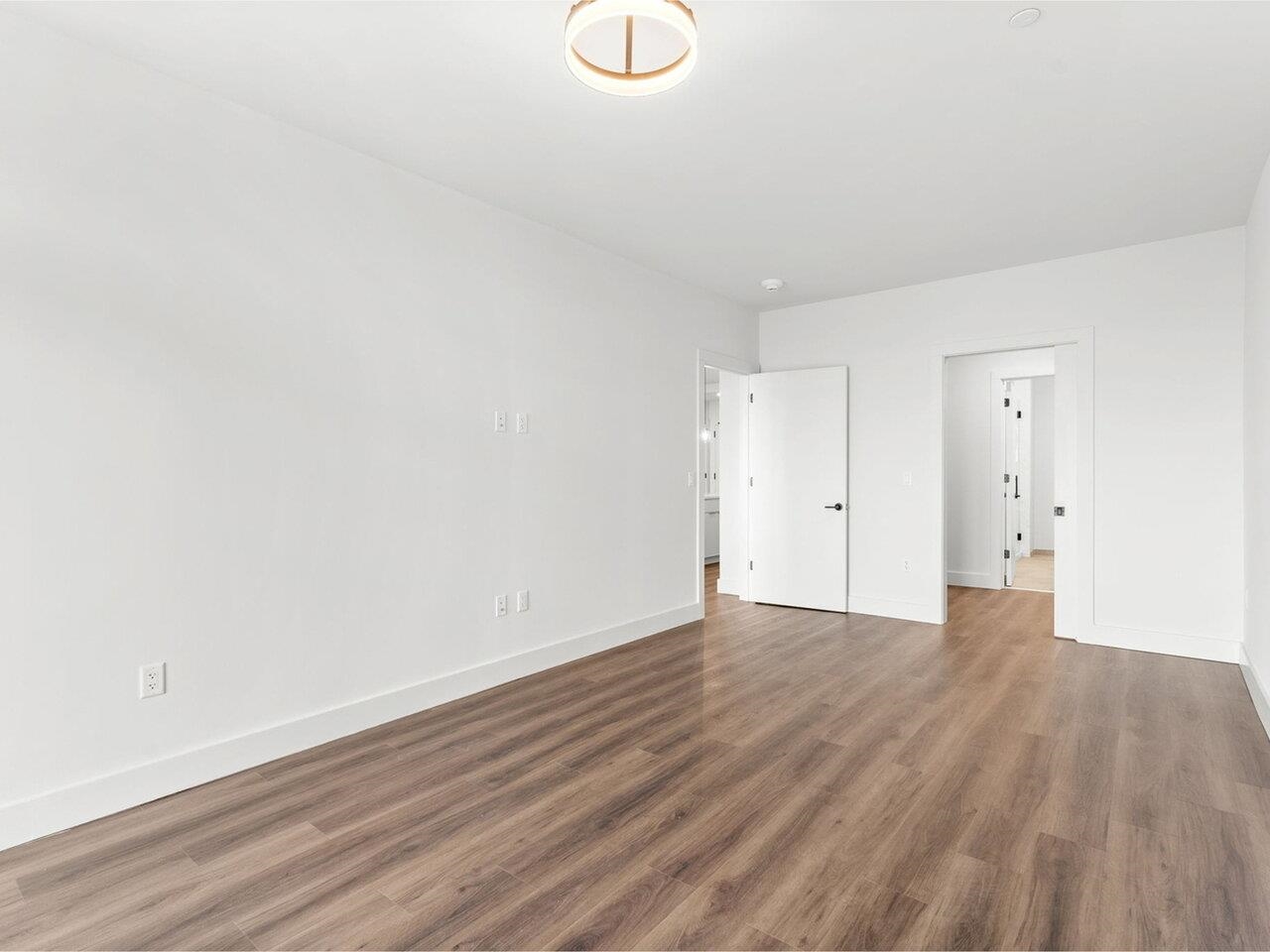 Burlington, Vermont, 05401, United States, 2 Bedrooms Bedrooms, ,1 BathroomBathrooms,Residential,For Sale,1777714