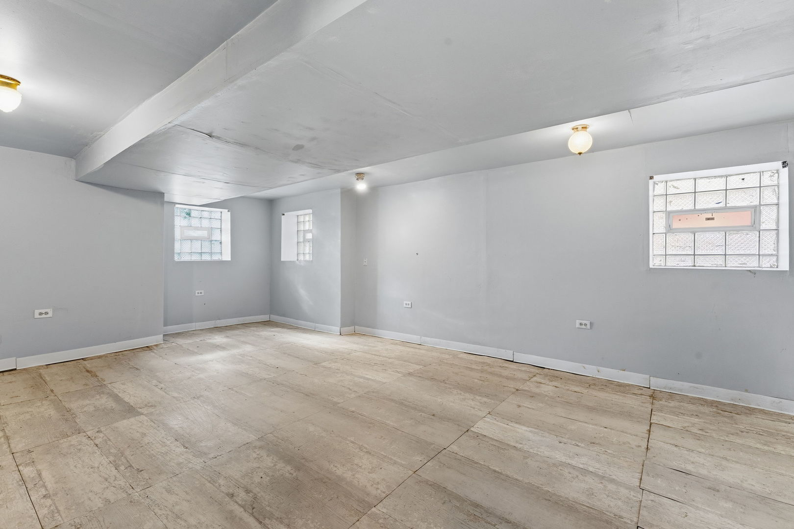 Chicago, Illinois, 60651, United States, 6 Bedrooms Bedrooms, ,Residential,For Sale,1992904